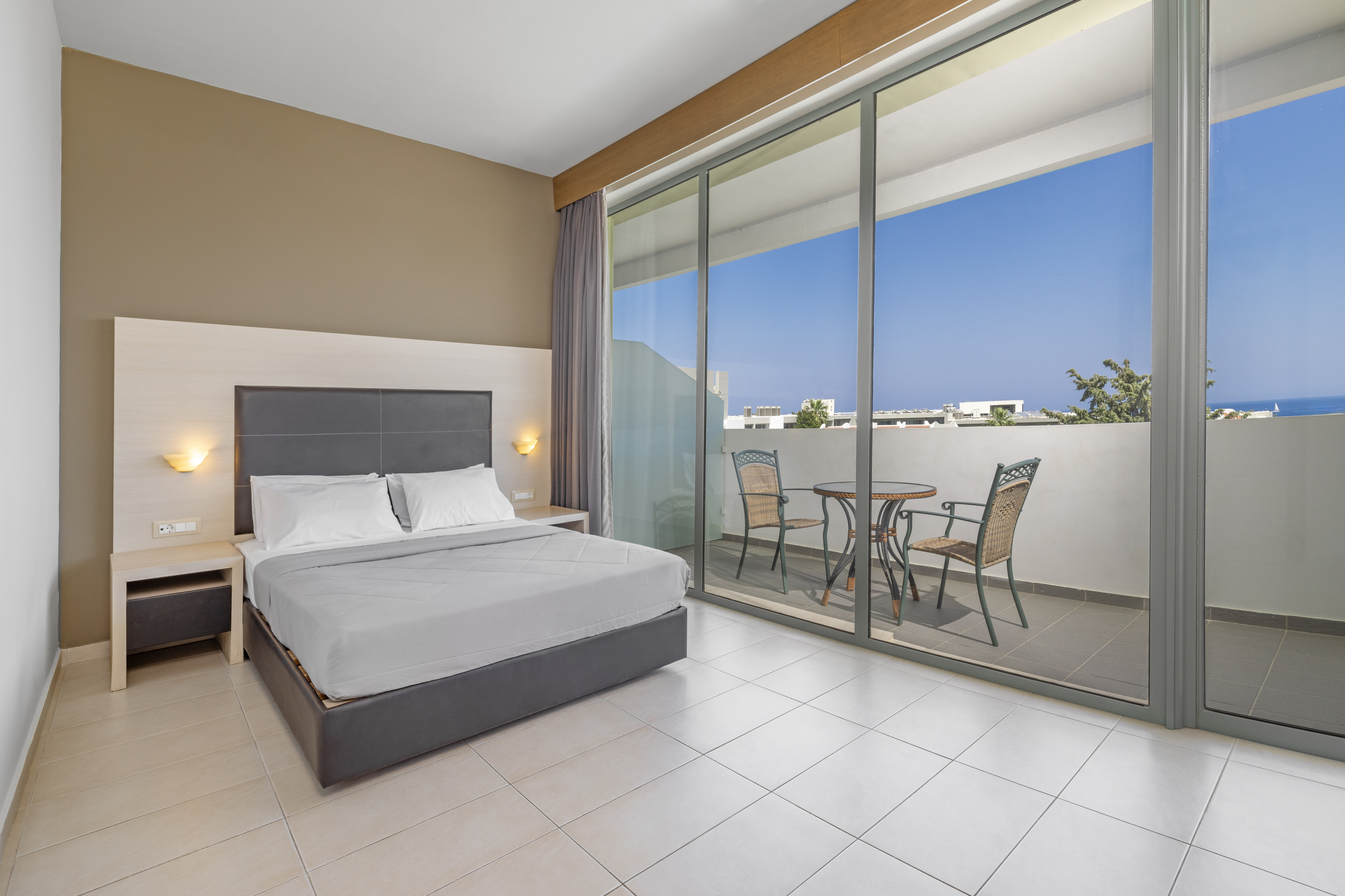 Family Room Capacity 4