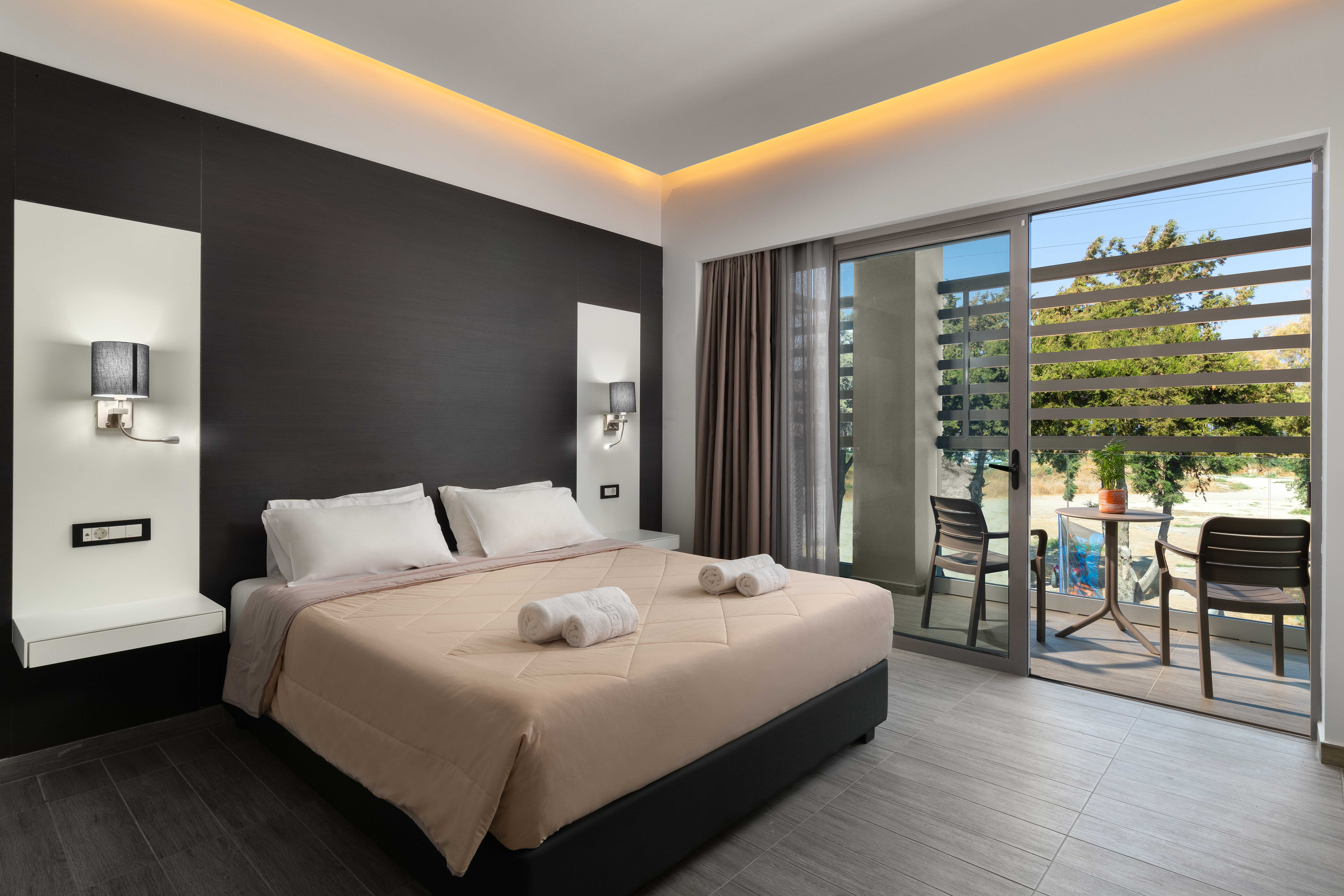 Double Deluxe Side Sea View