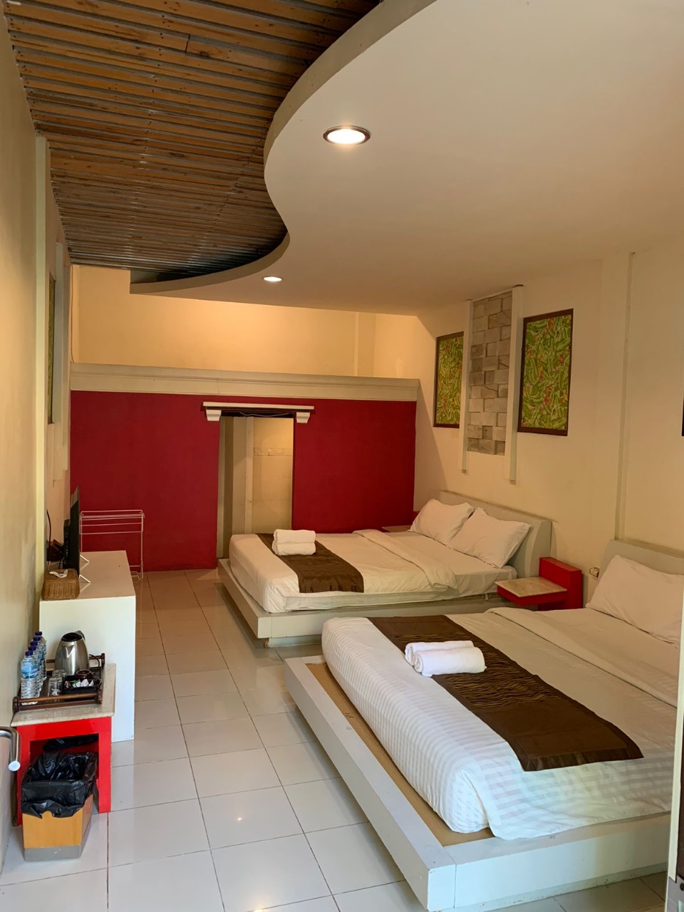 Family Room Three Beds