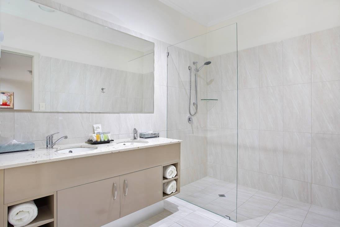 Double King Bed Non Smoking