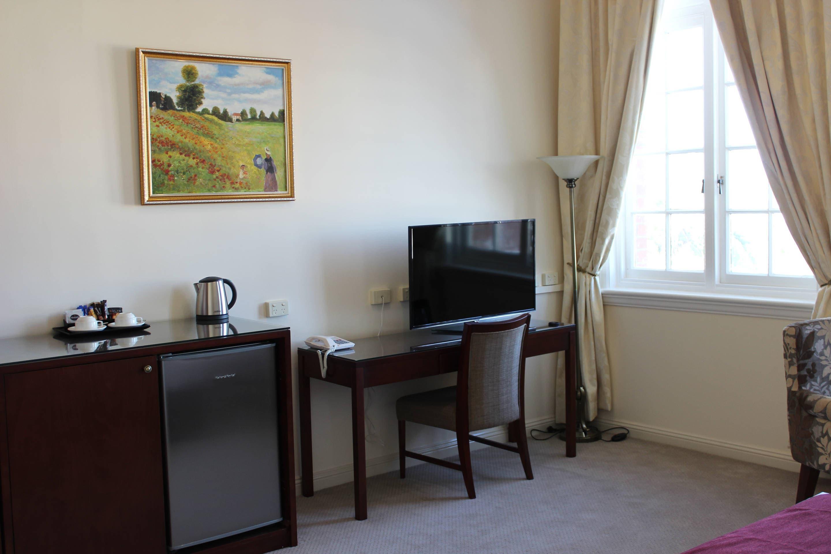 Double Queen Bed Non Smoking