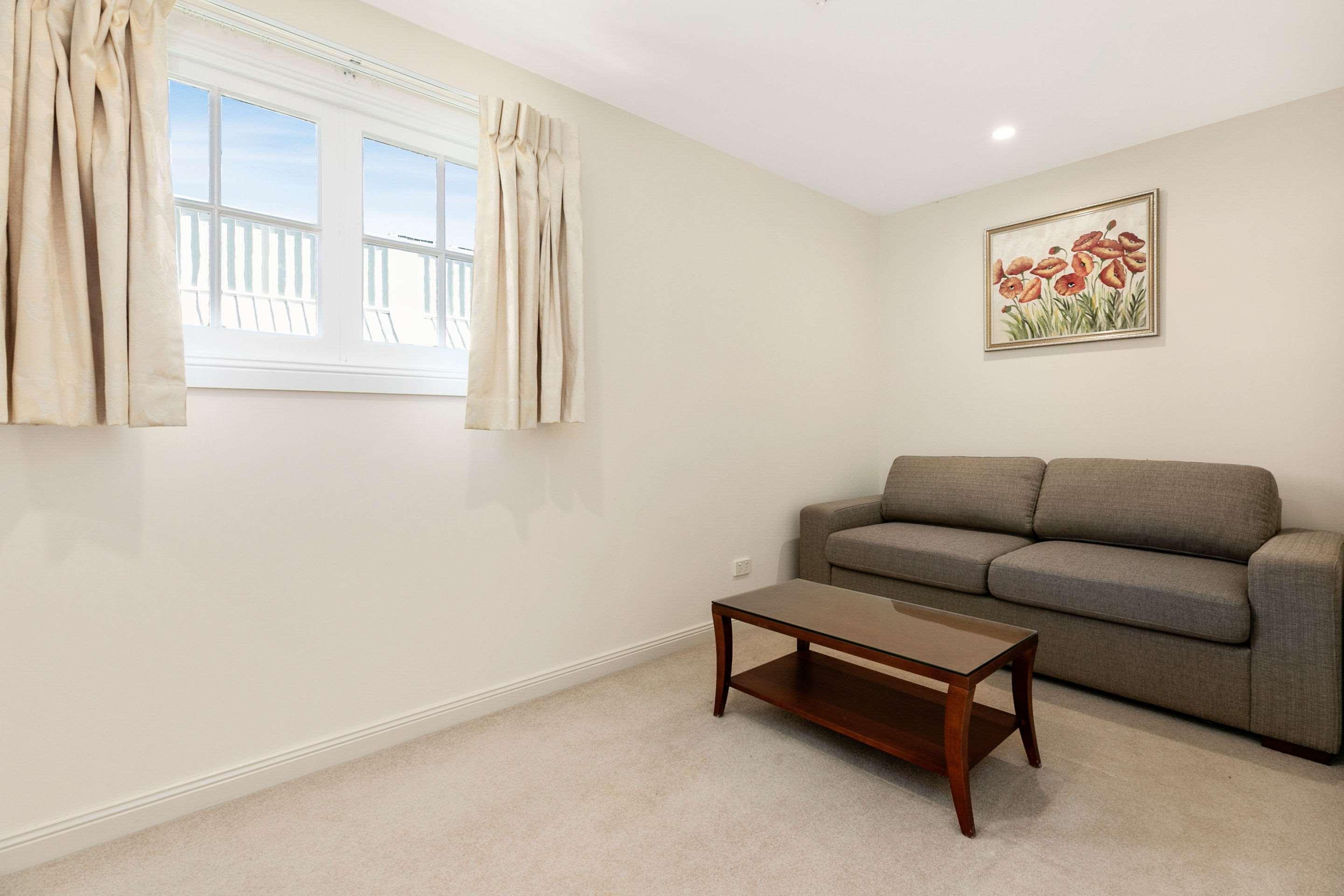 Double Queen Bed Non Smoking