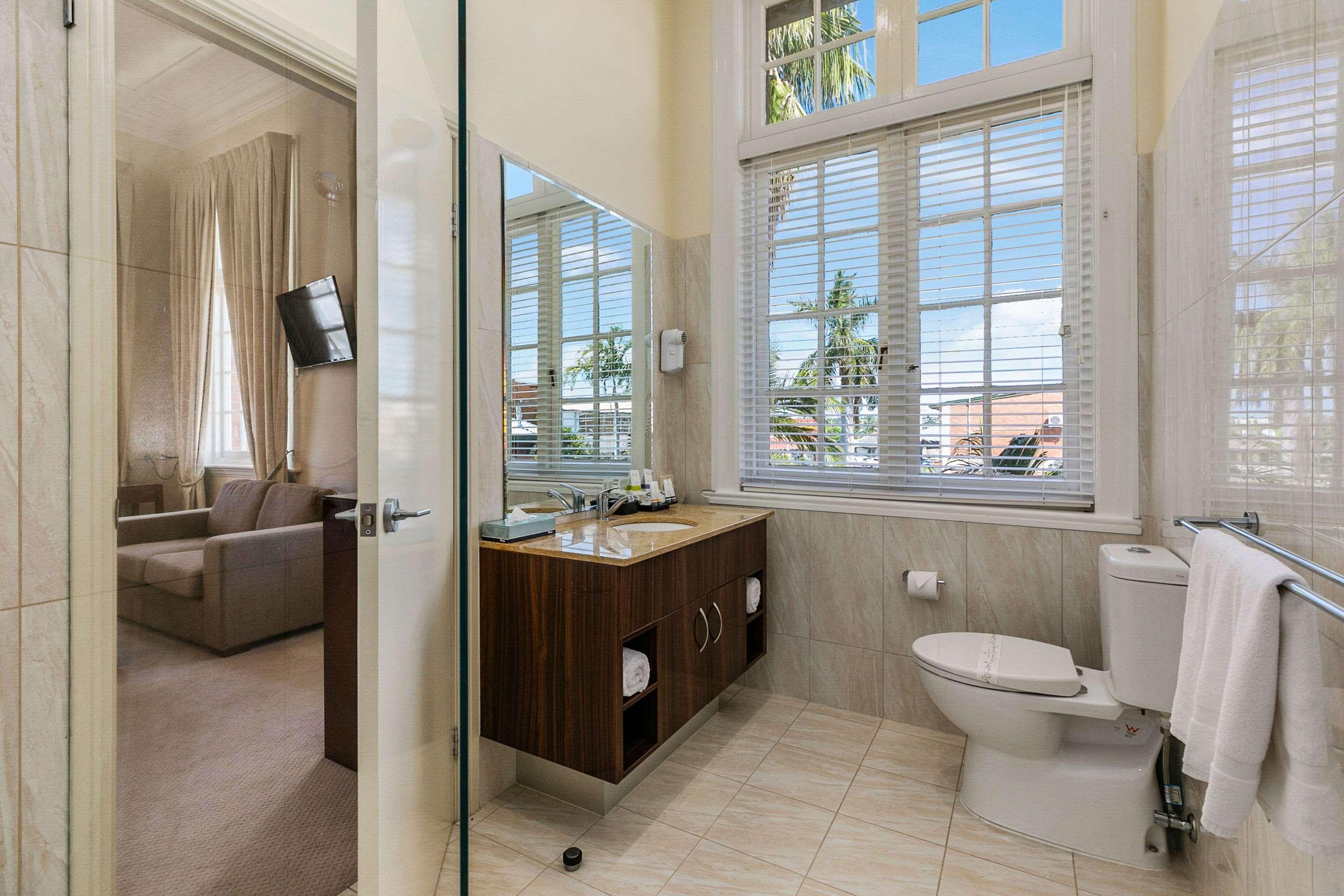 Double Queen Bed Non Smoking