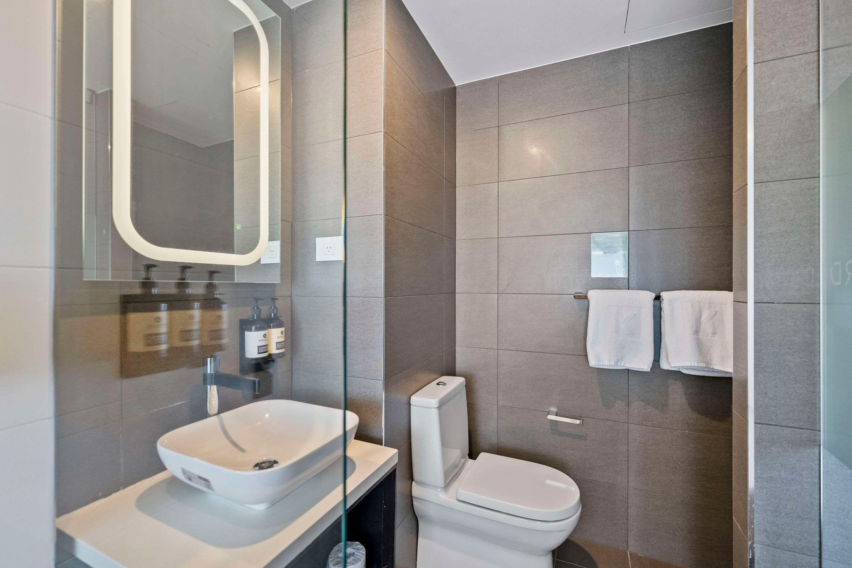 Double Queen Bed Non Smoking