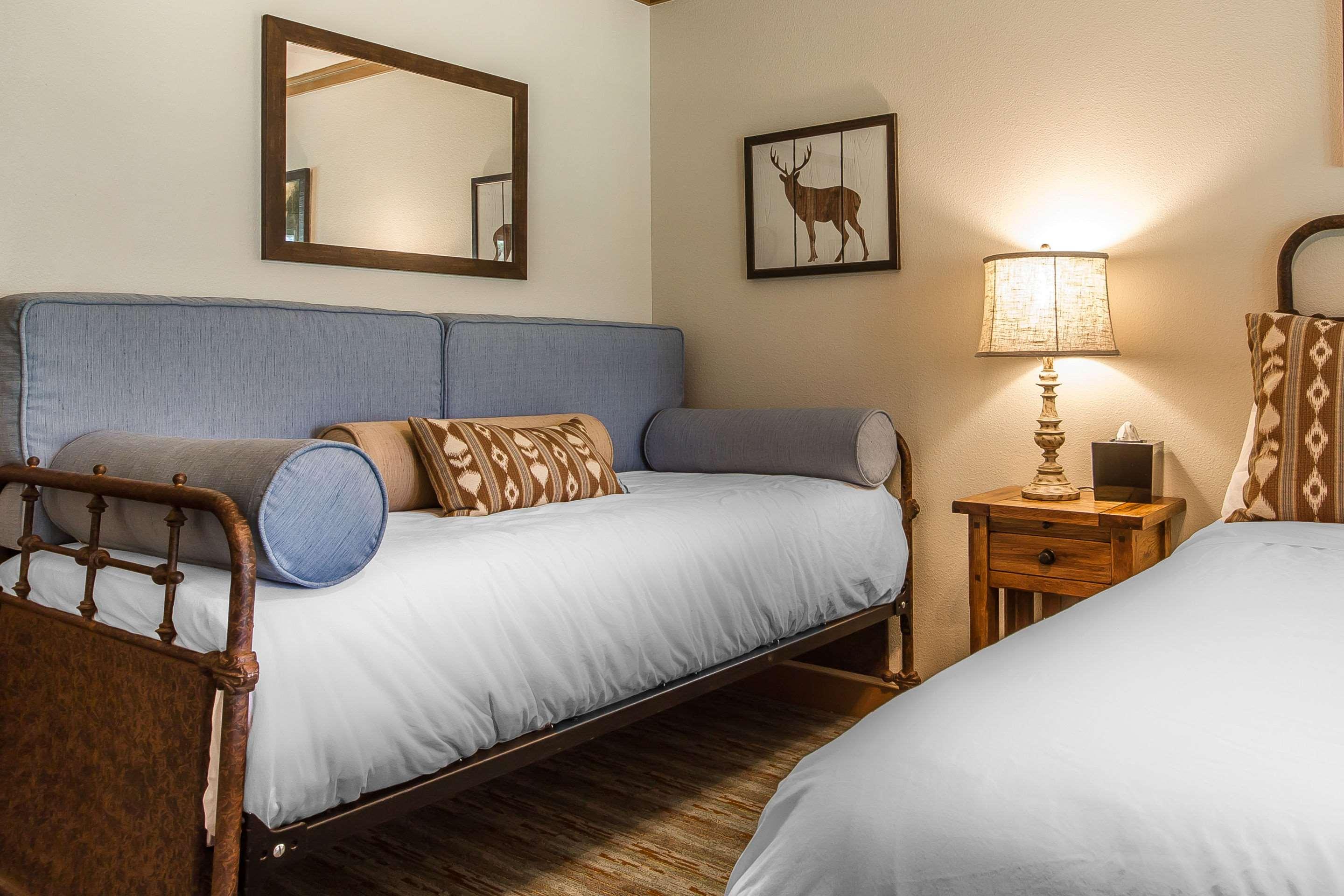 Double Queen Bed Non Smoking