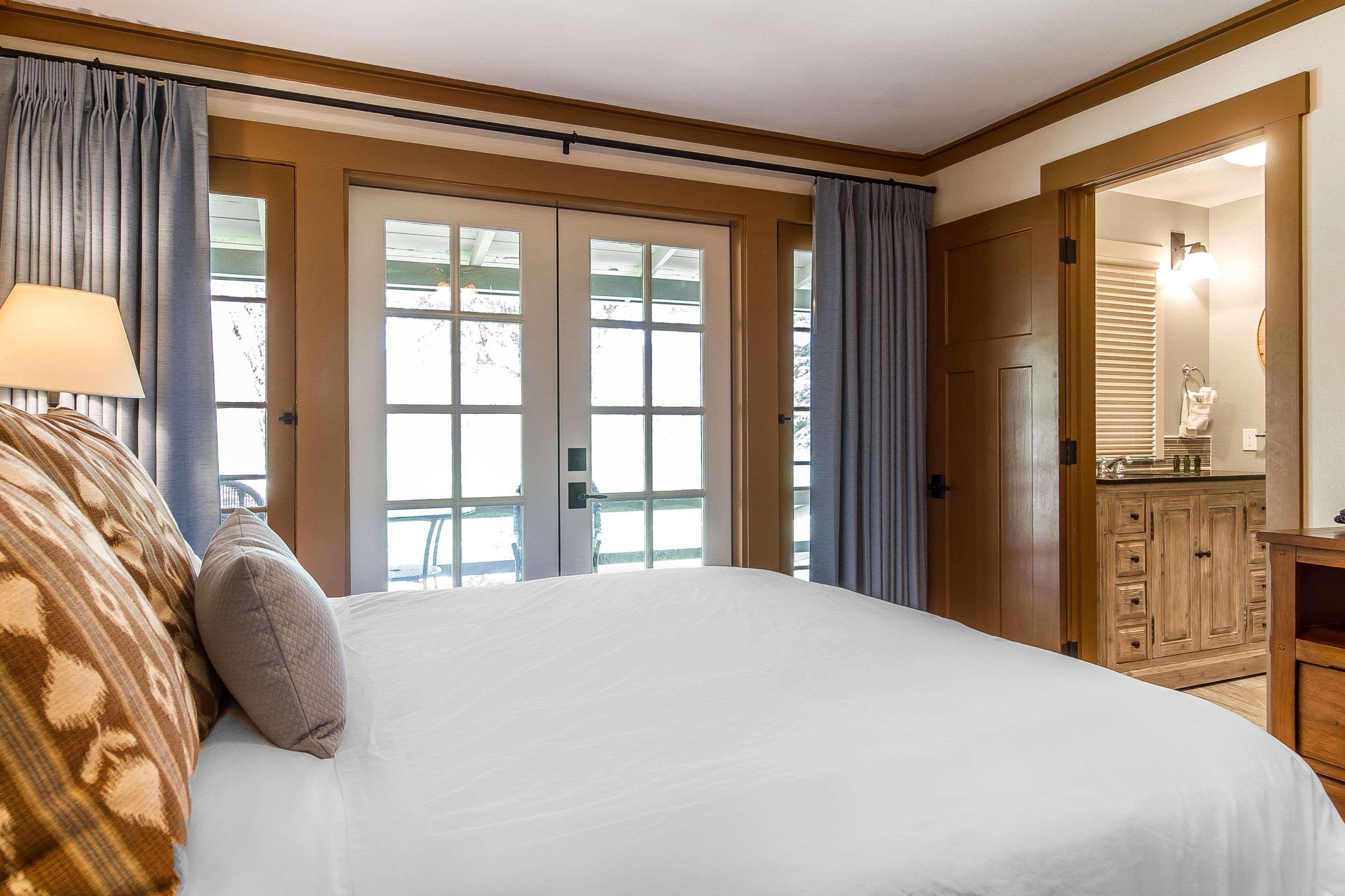 Double Queen Bed Non Smoking