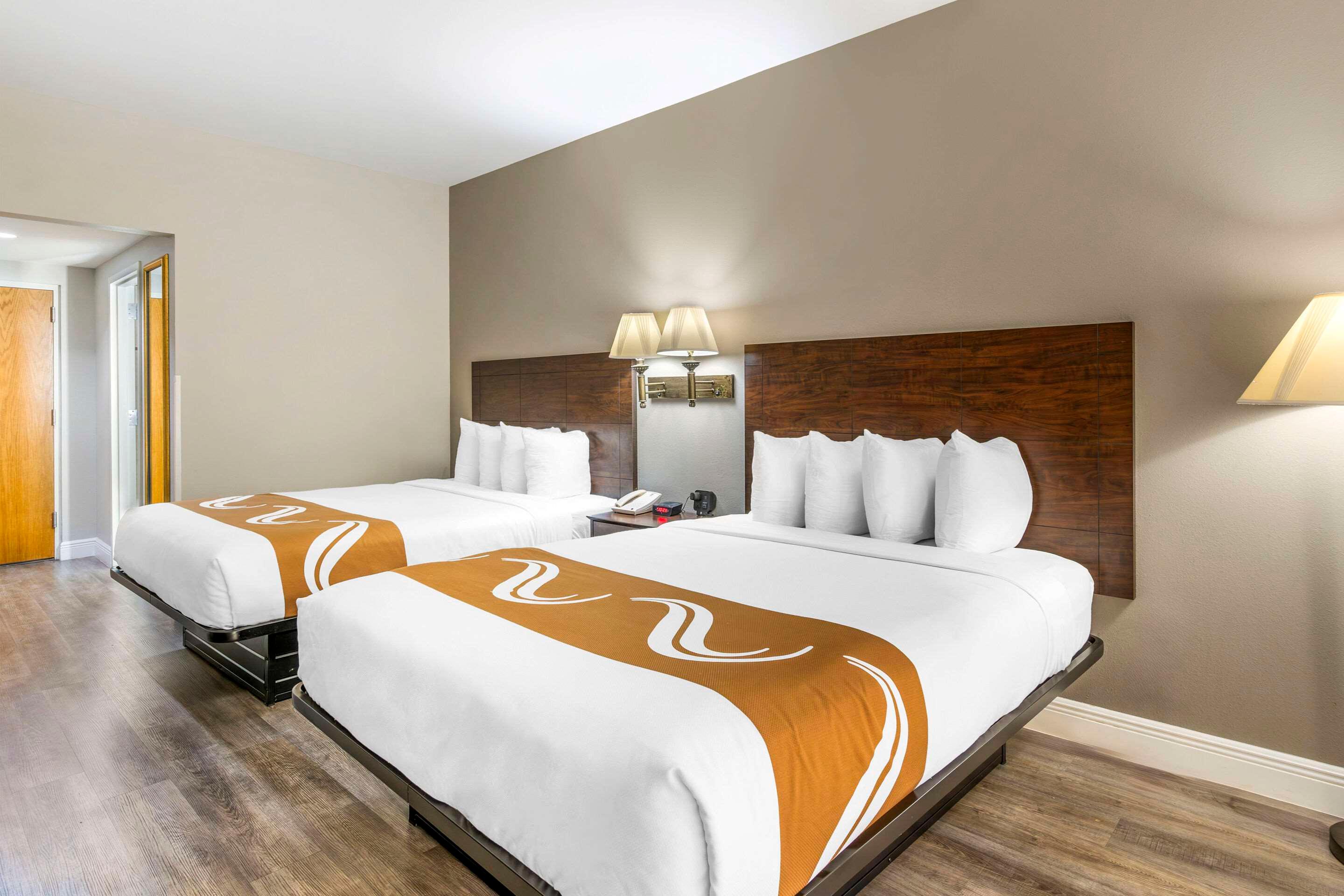 Quadruple Two Queen Beds Non Smoking