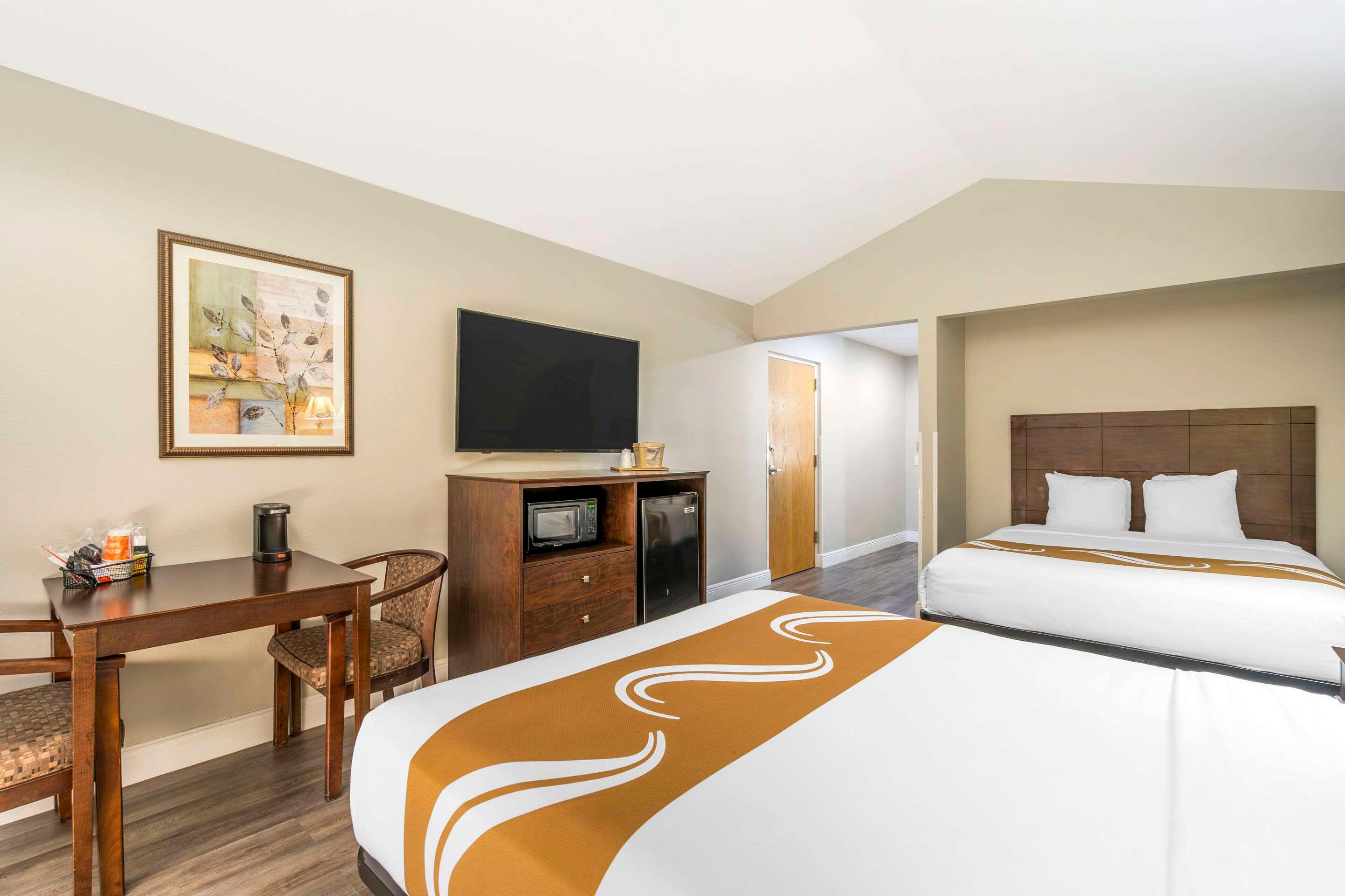 Double Two Queen Beds Non Smoking