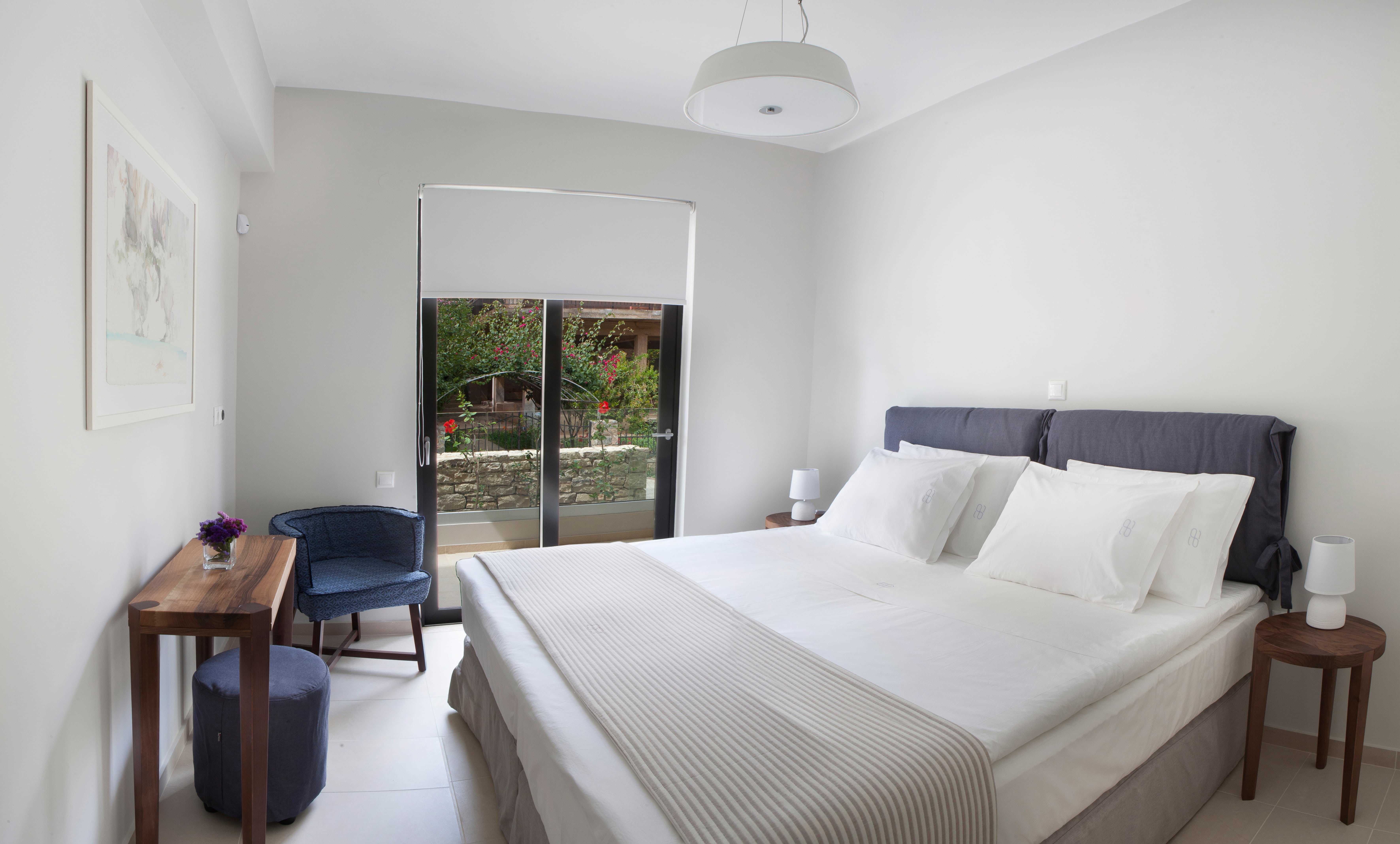 Apartment One Bedroom Two Bathrooms