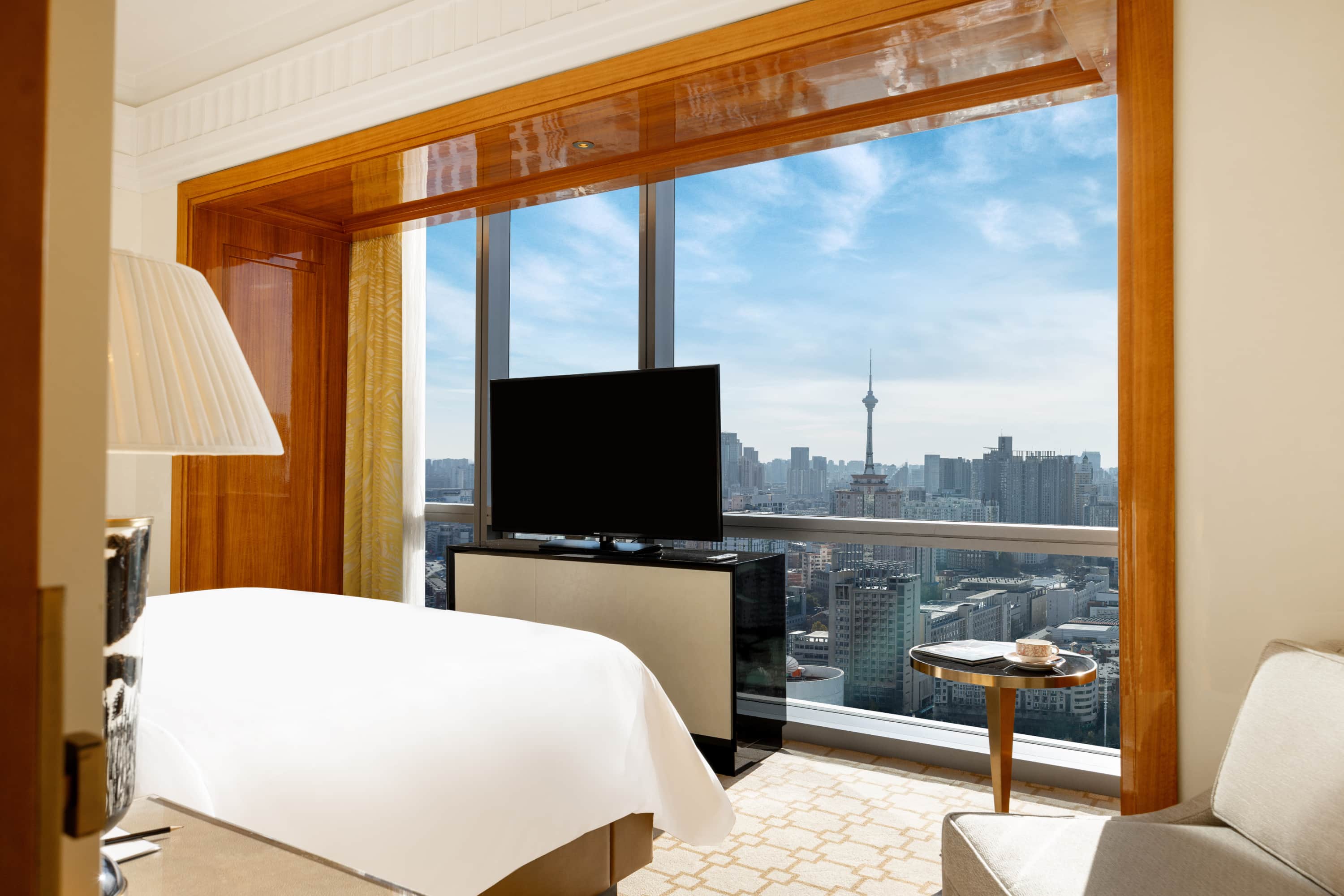 Suite Deluxe King Bed