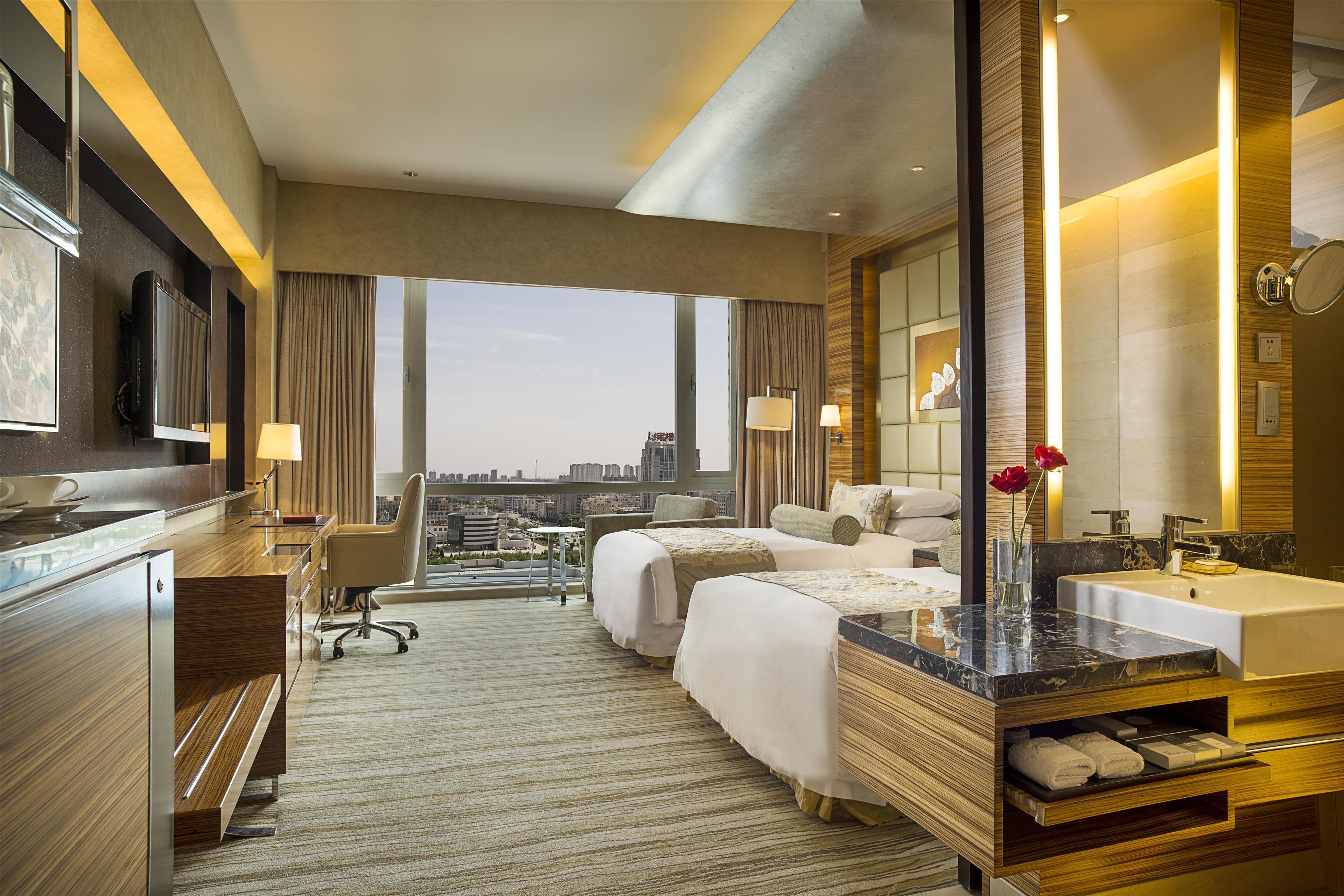 Twin Executive City View