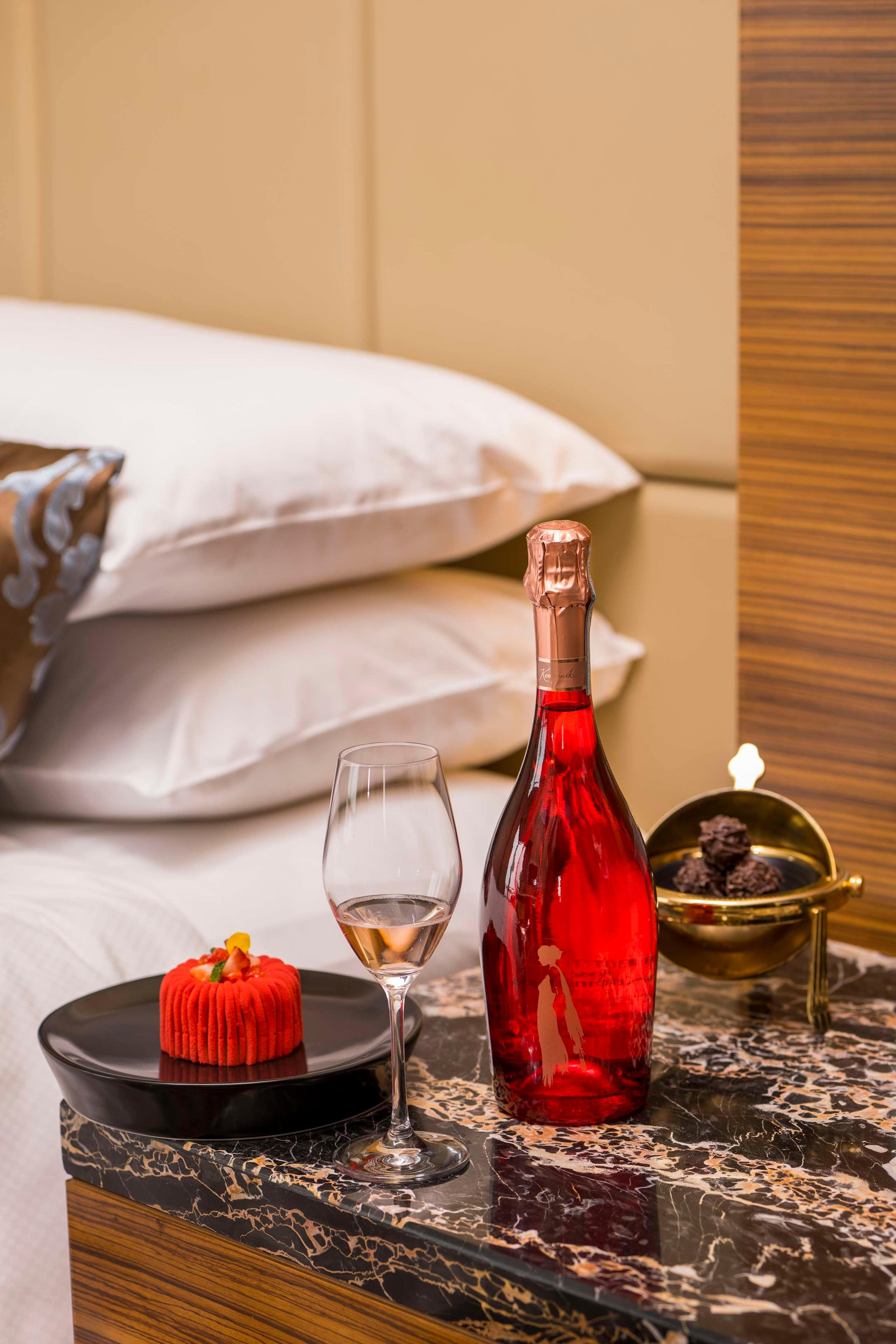 Twin Deluxe City View