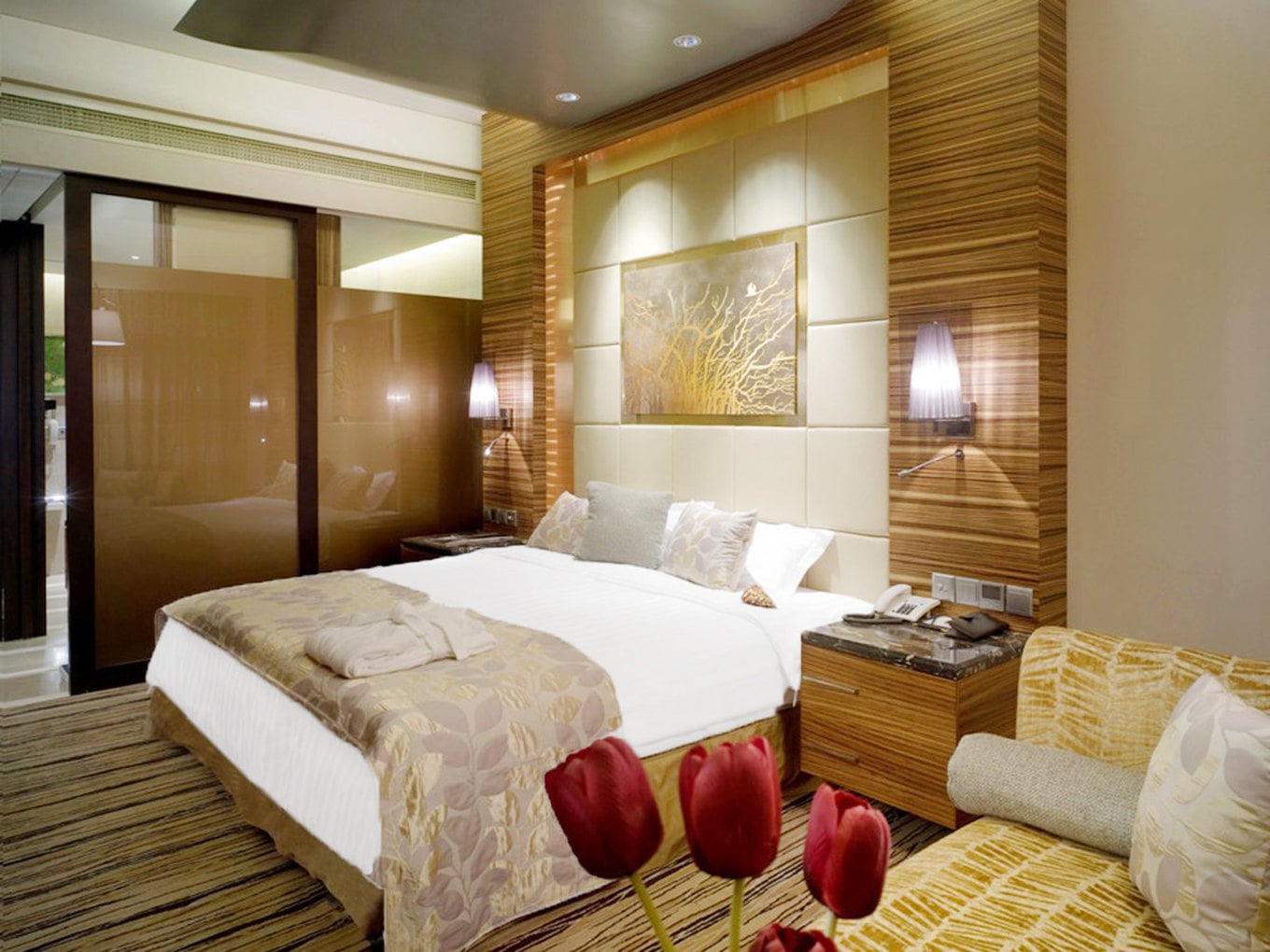 Double Deluxe City View King Bed