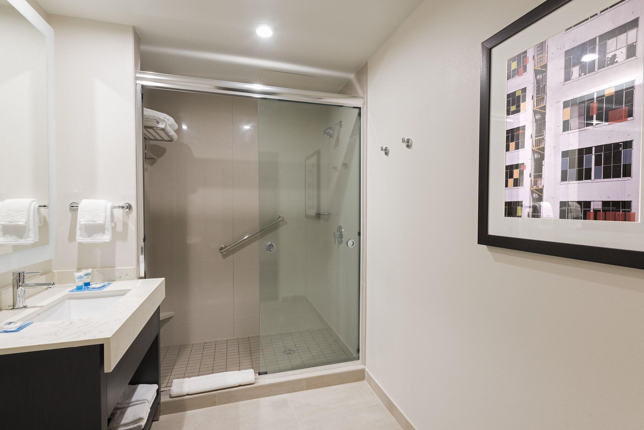 Studio Accessible with Kitchenette