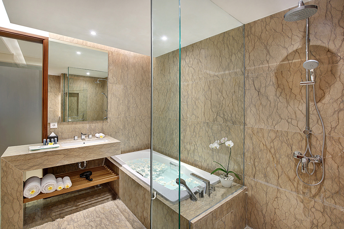 Twin Deluxe Pool View