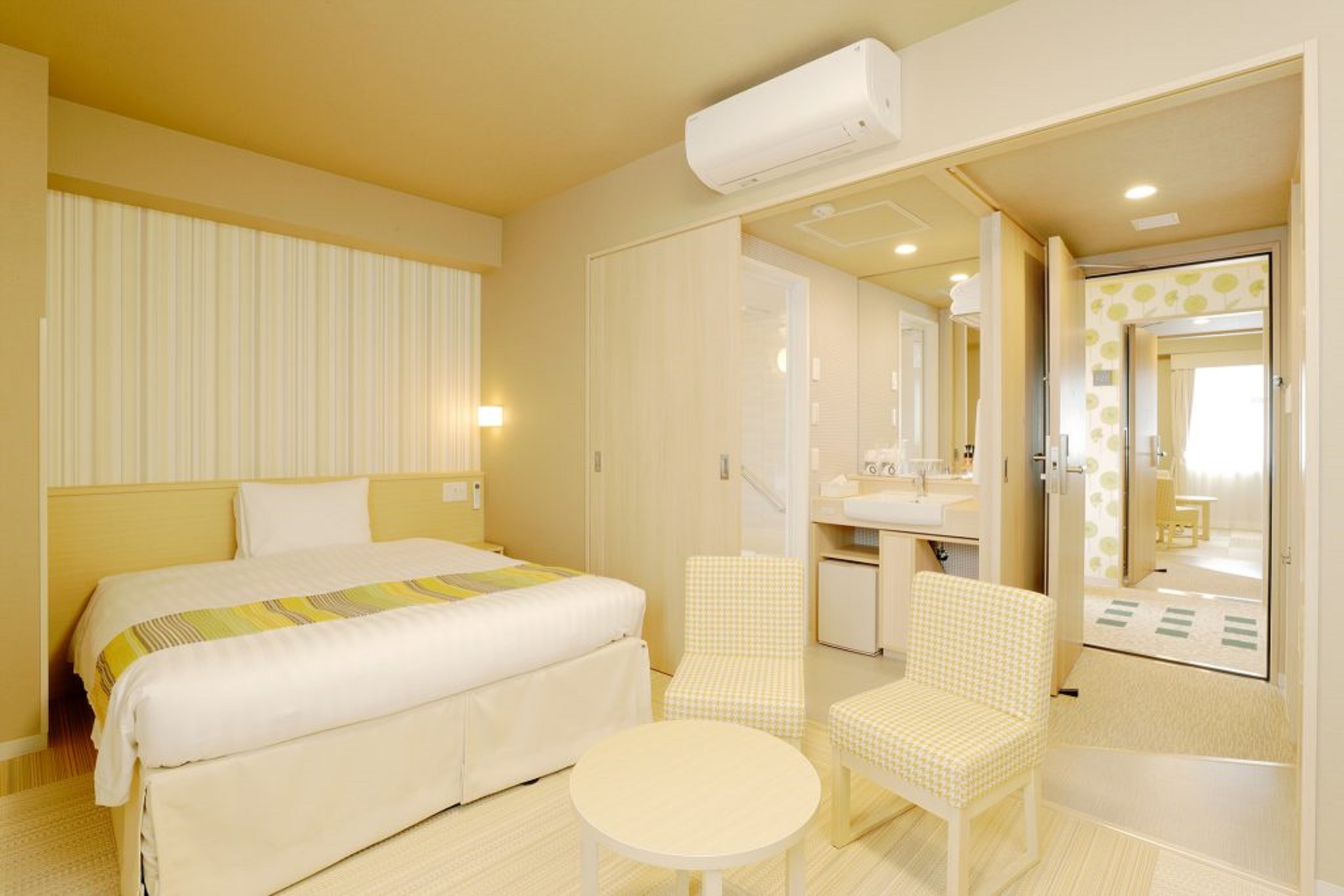 Room Connecting Room
