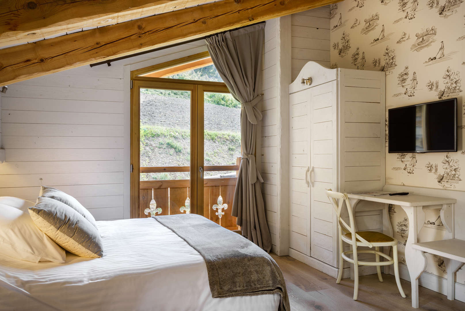 Double or Twin Standard