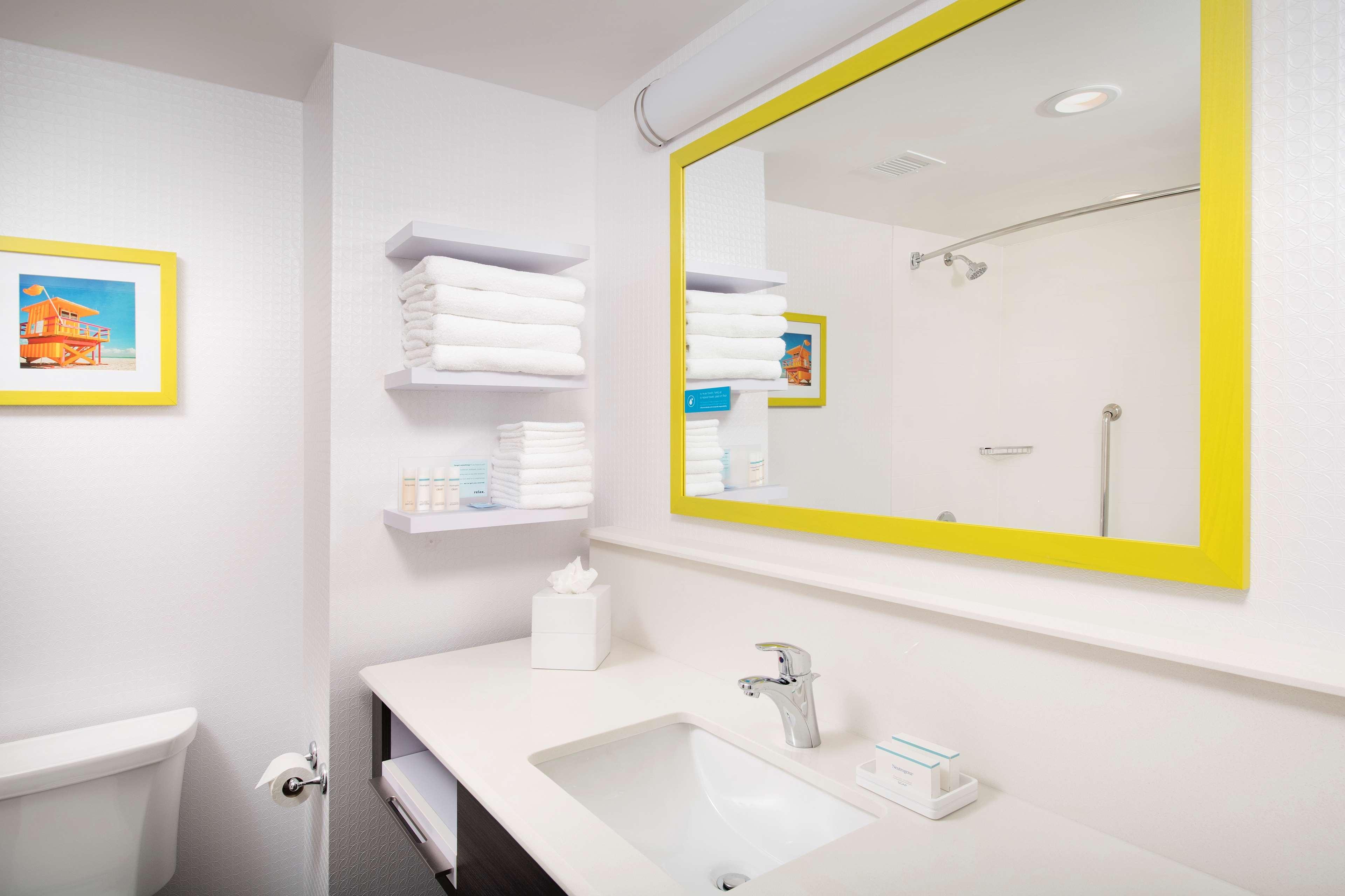 Room King Bed Non Smoking