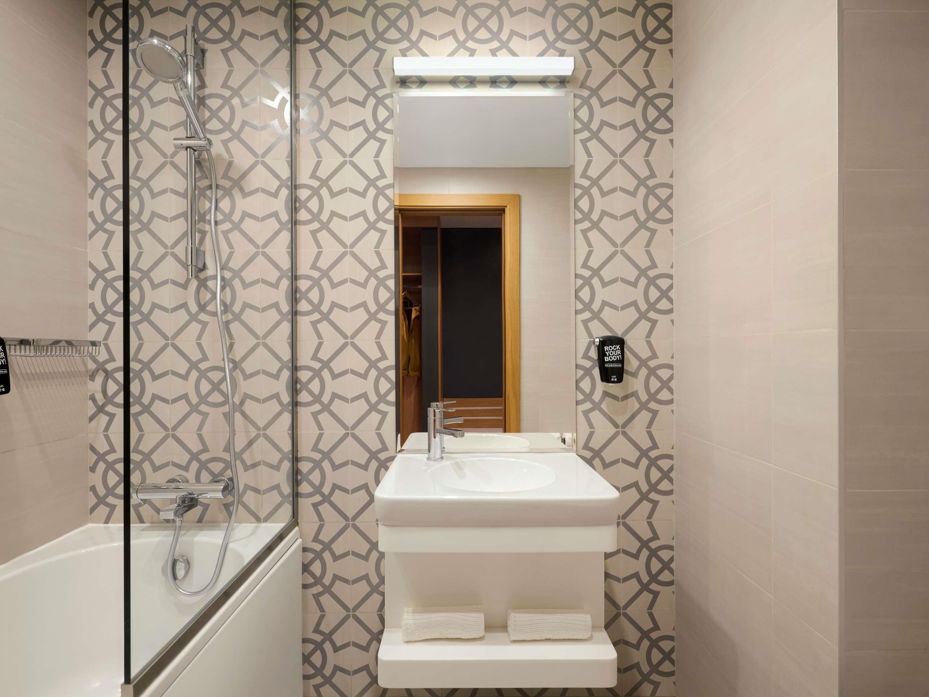 Room City View King Bed