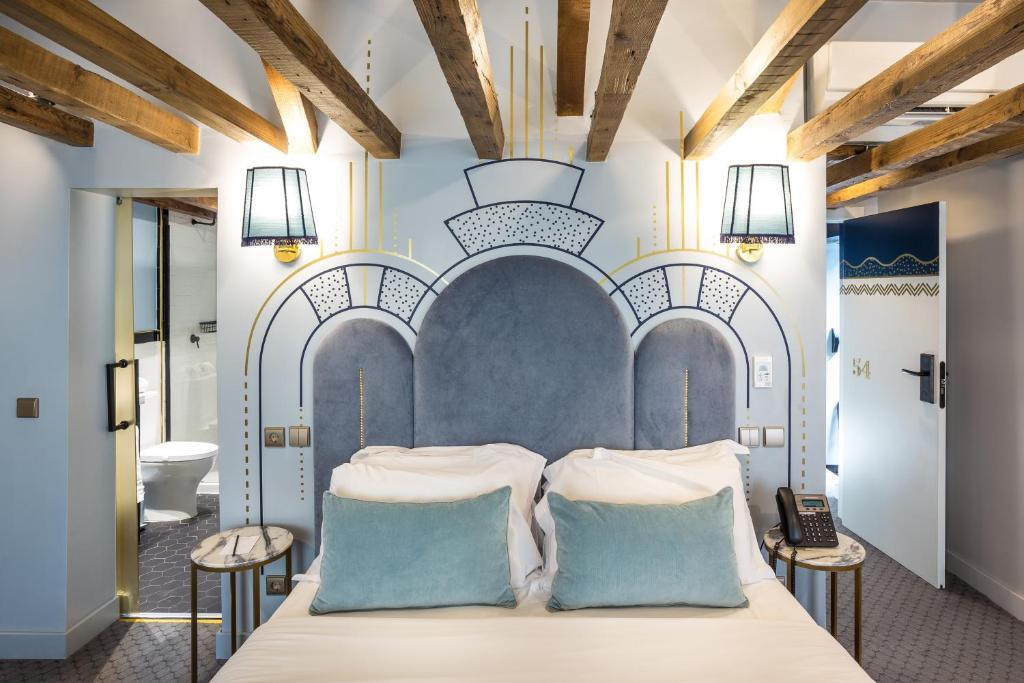 Double or Twin Deluxe with Terrace