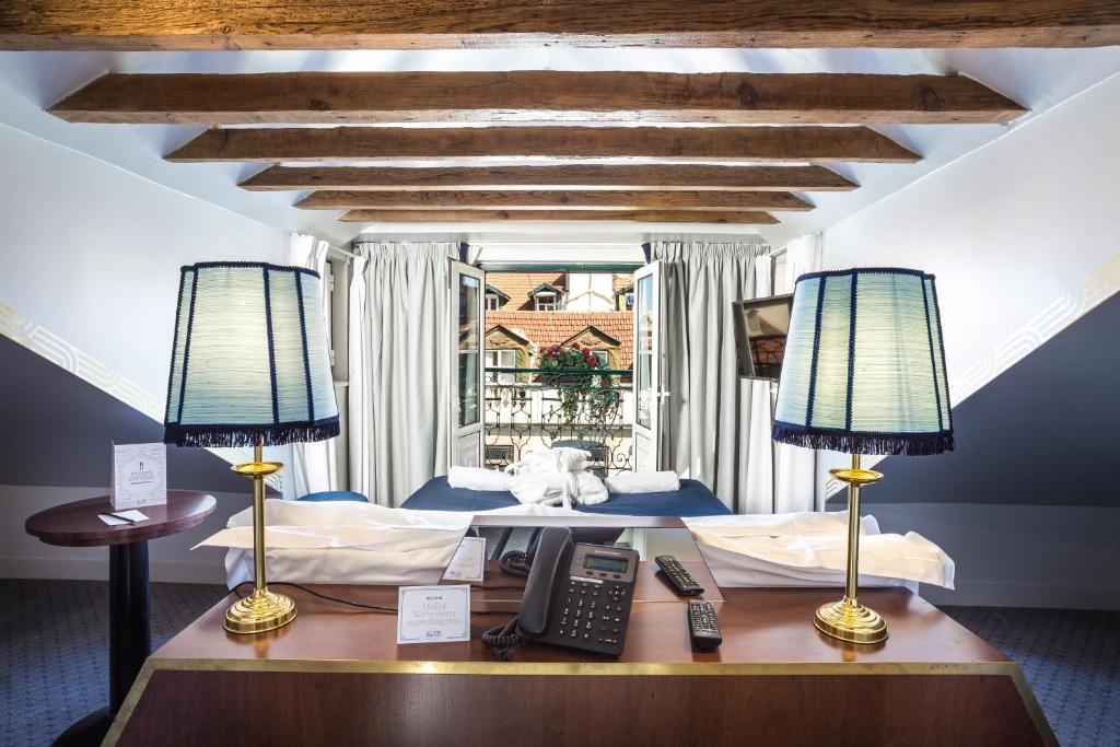 Double or Twin Deluxe with Terrace