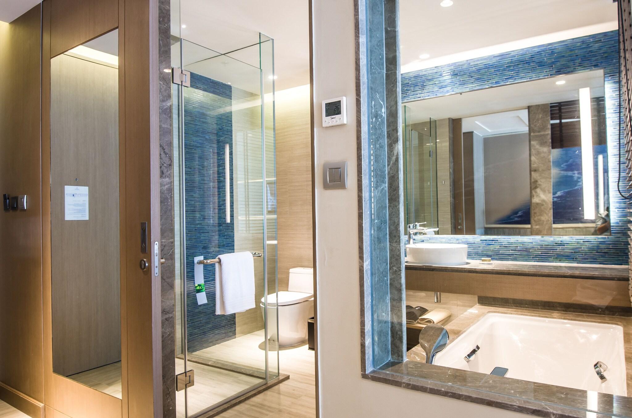 Double Sea View King Bed