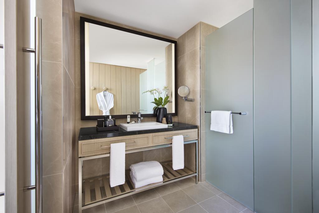 Twin Superior King Bed