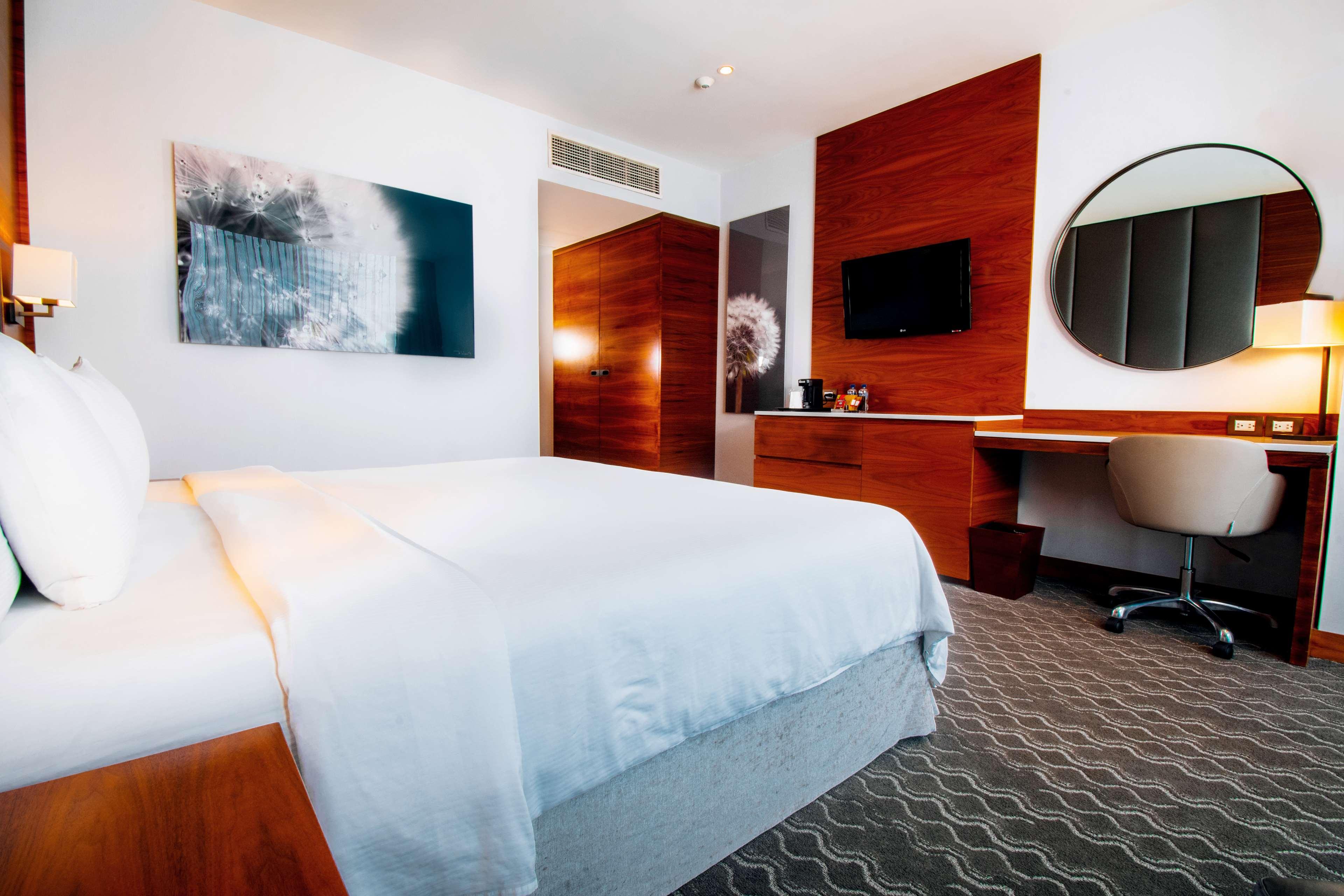 Double King Bed Non Smoking