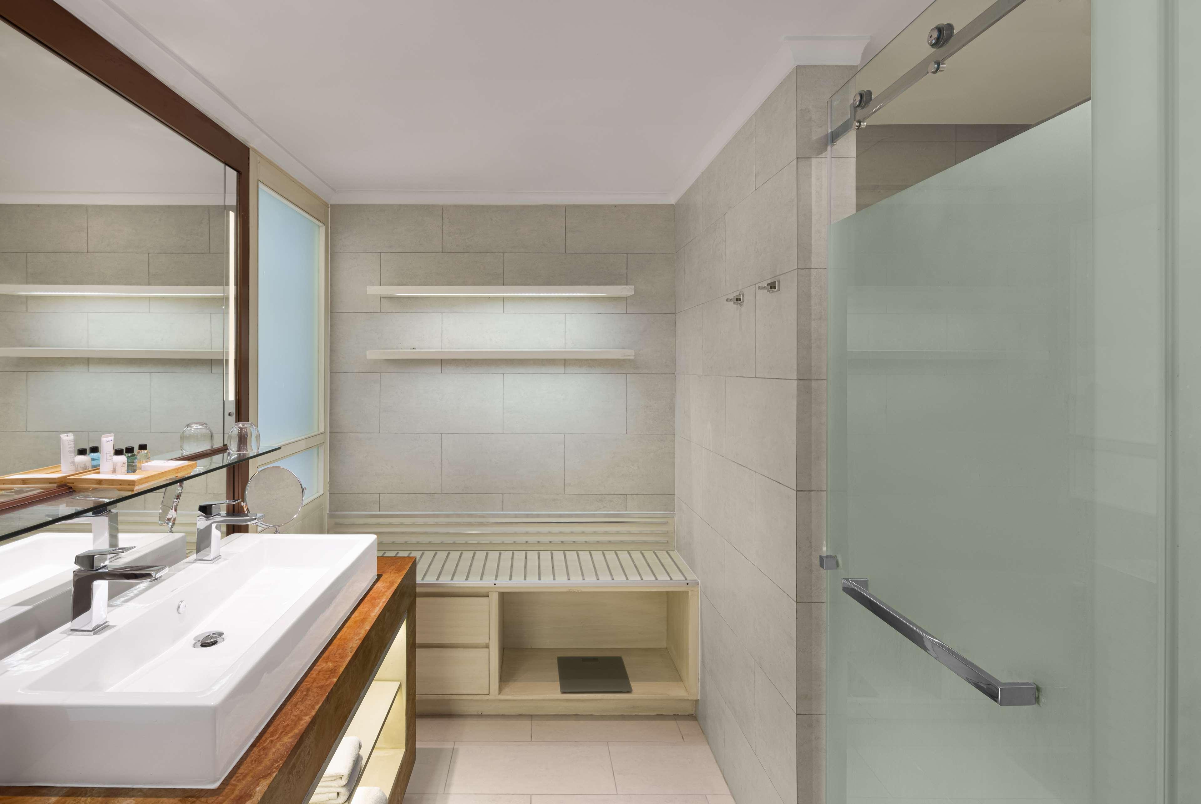 Room Premium
