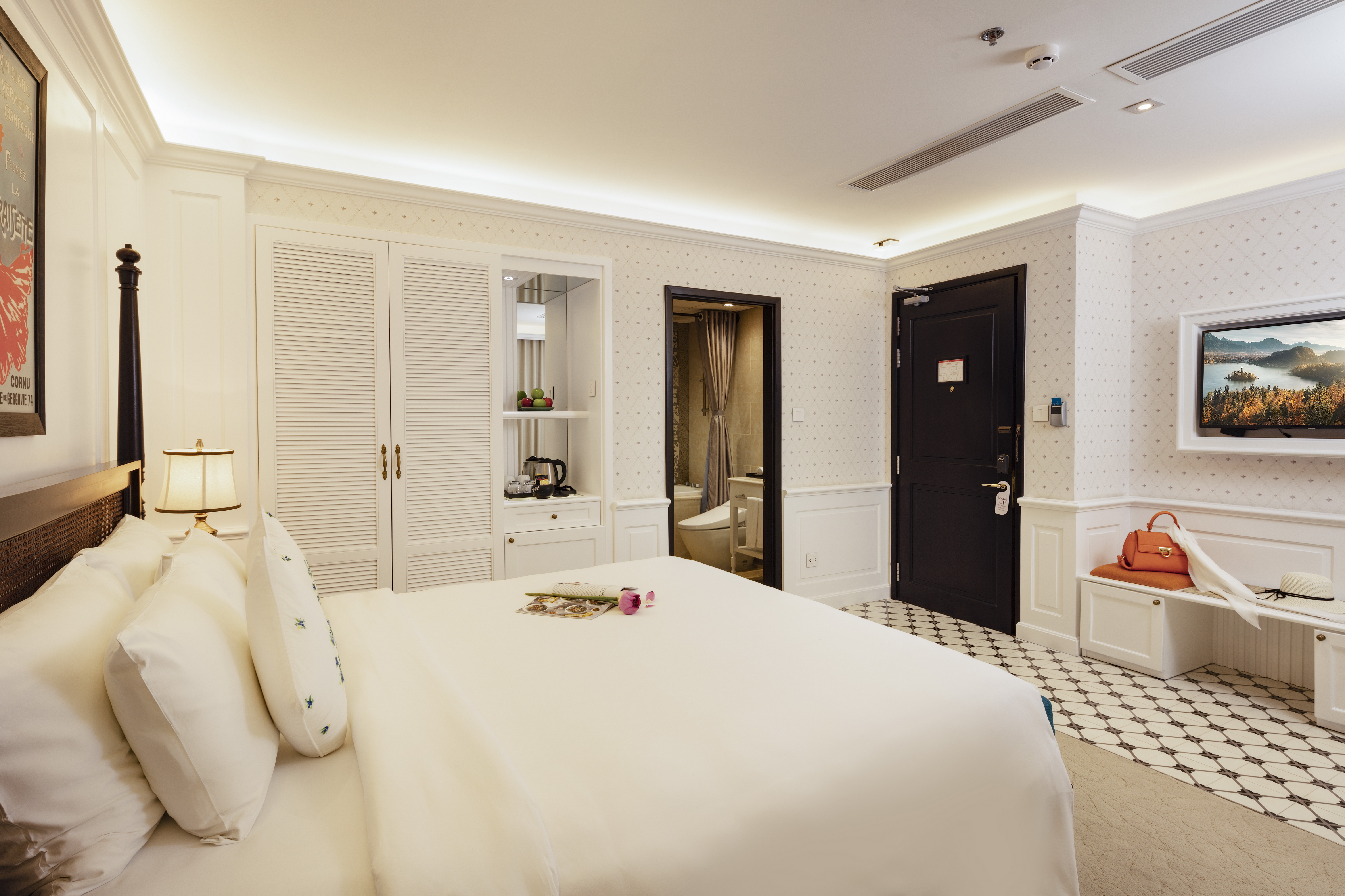 Junior Suite King Size Bed