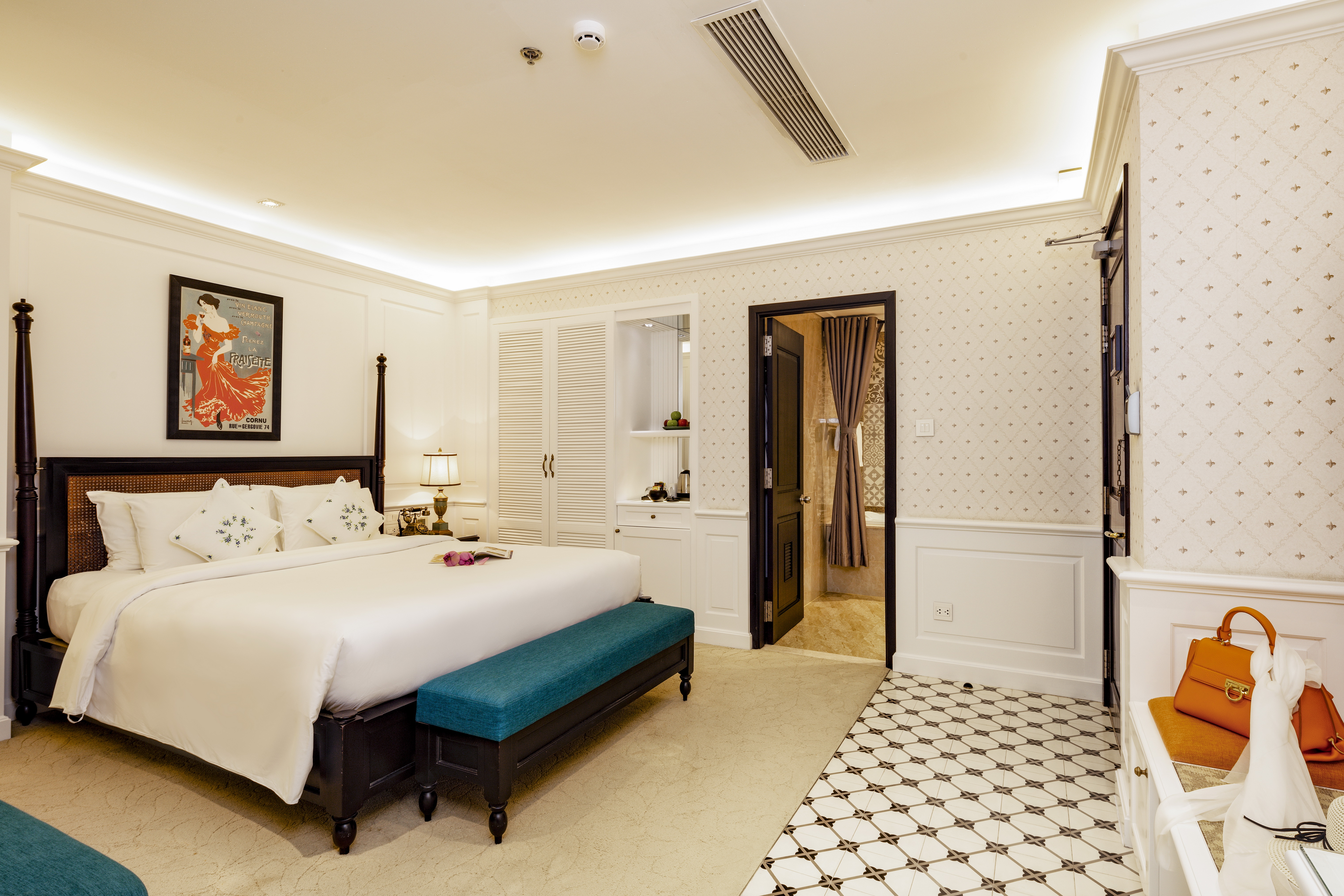 Junior Suite King Size Bed