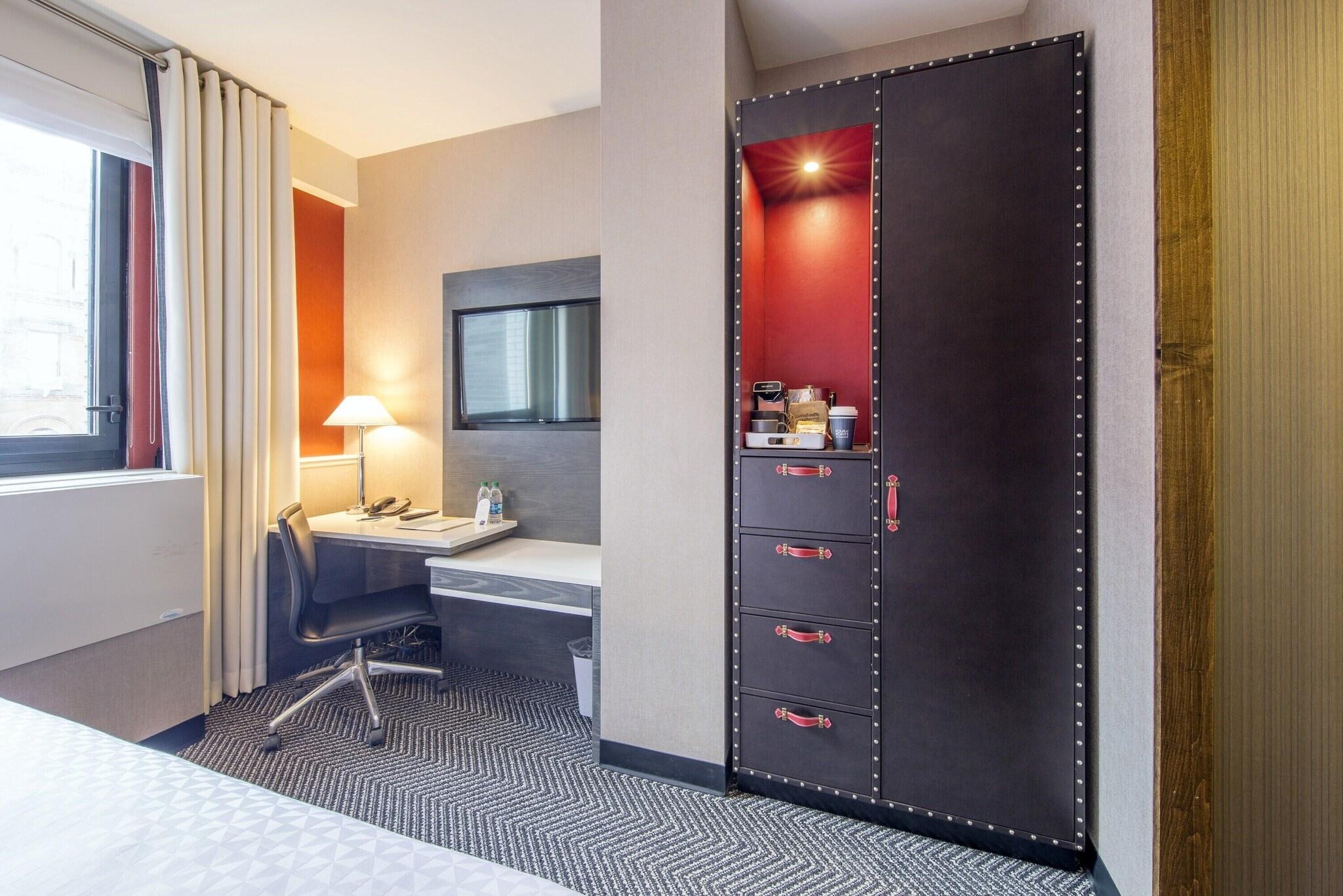 Quadruple Deluxe Two Double Beds