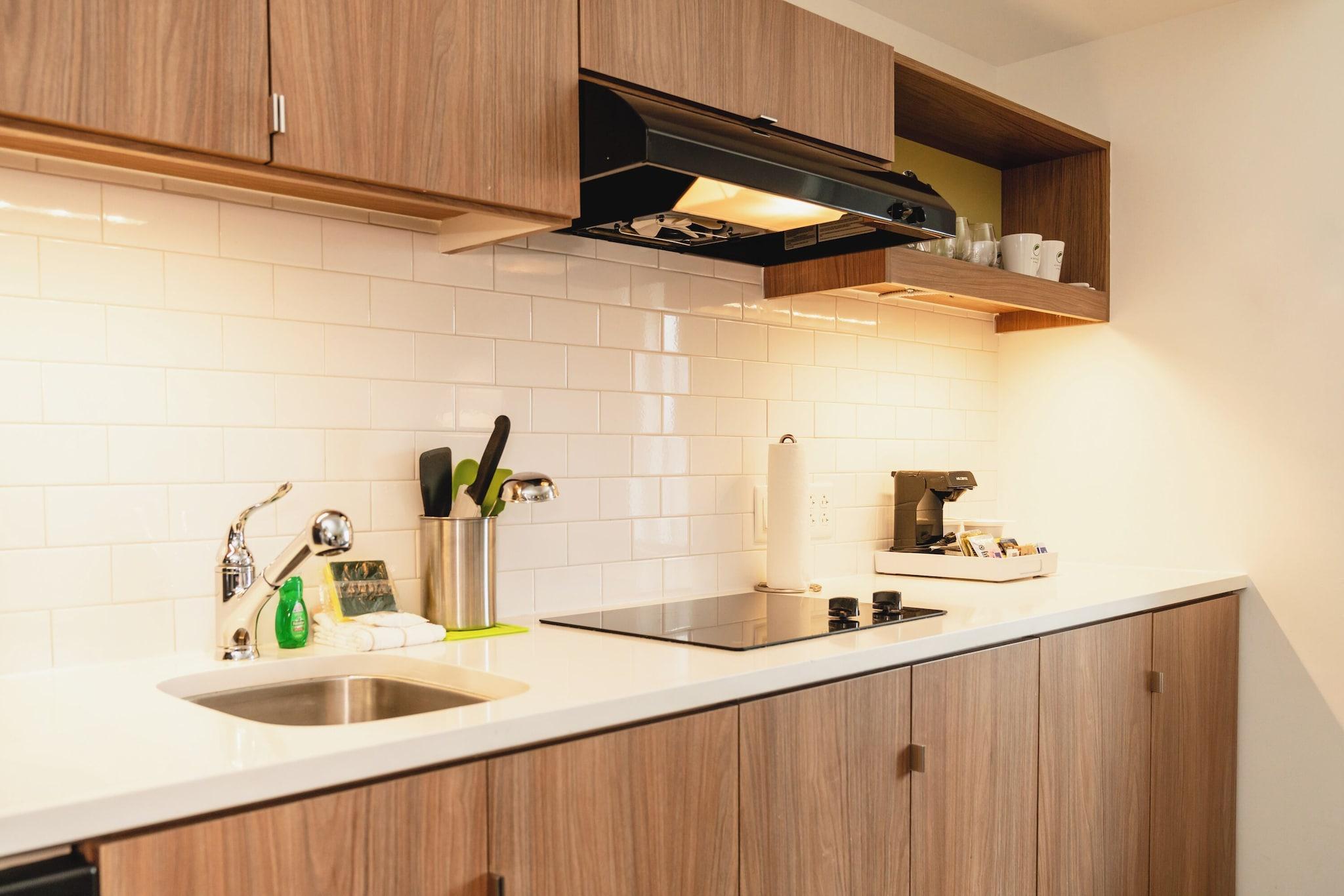 Studio Two Queen Beds Non Smoking