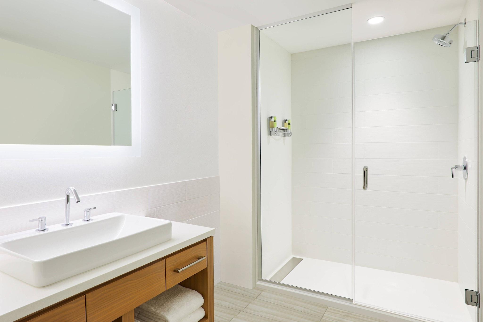 Studio Two Queen Beds Non Smoking