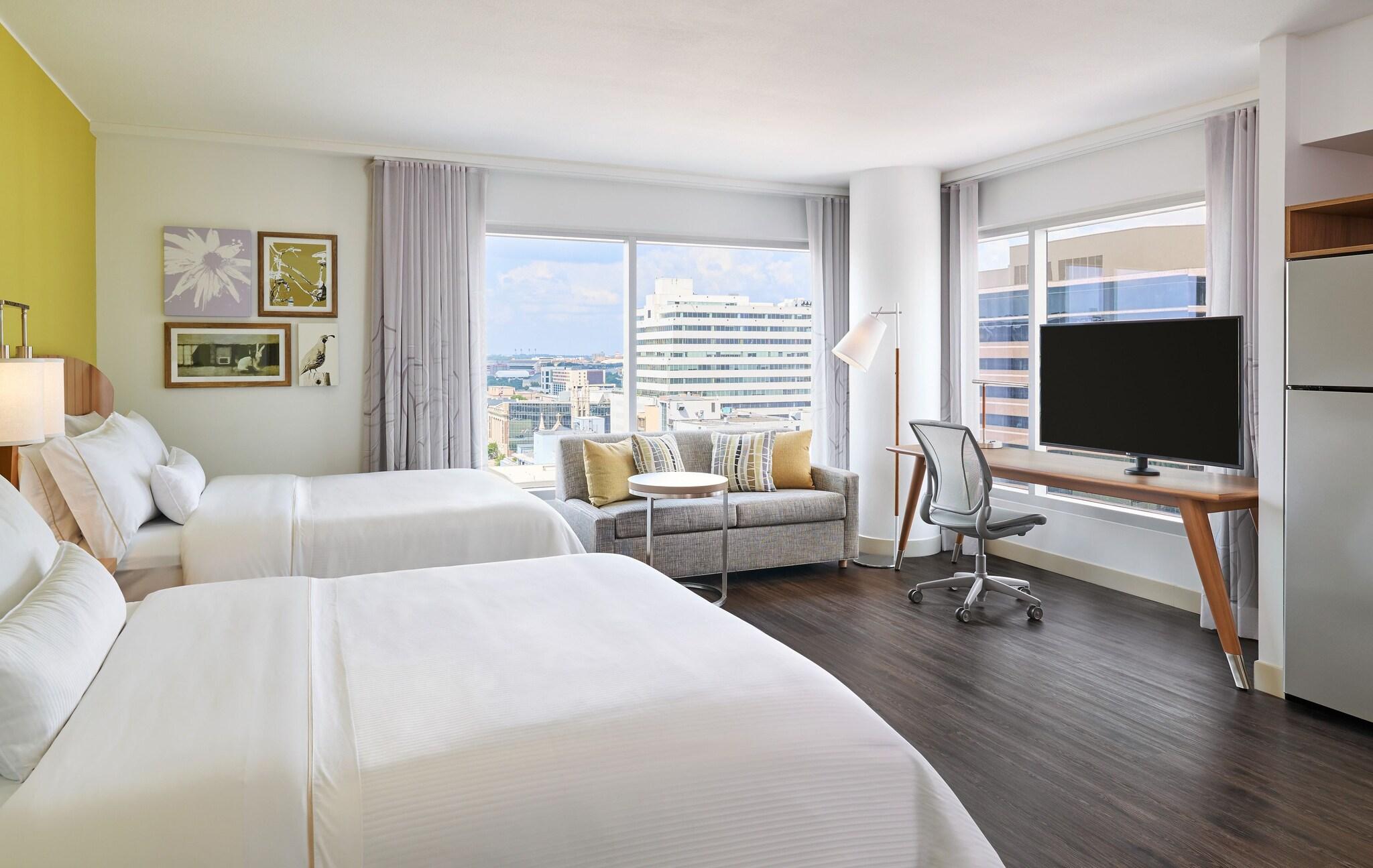 Studio Two Queen Beds