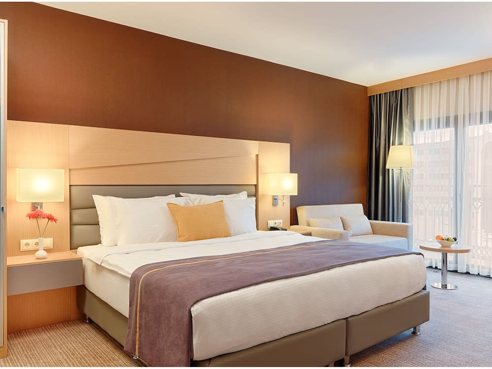 Triple Connecting Room