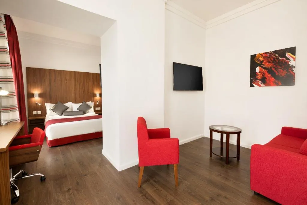 Suite Queen Size Bed