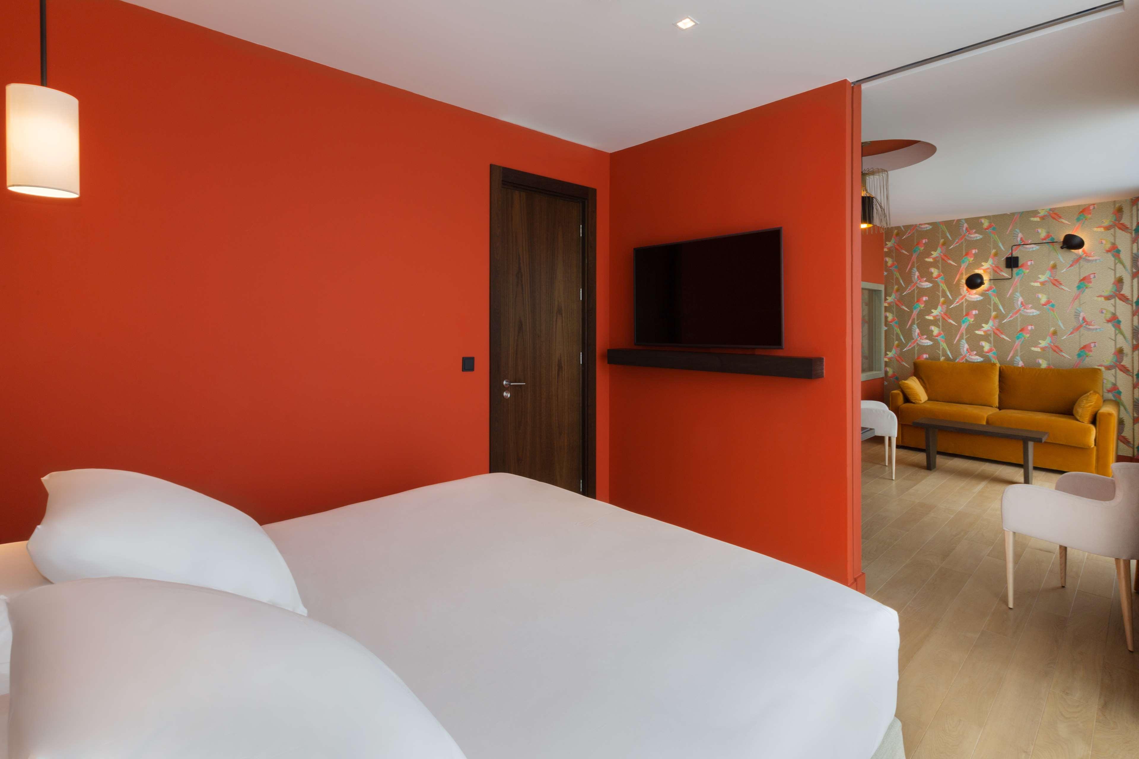 Suite King Bed with Jacuzzi