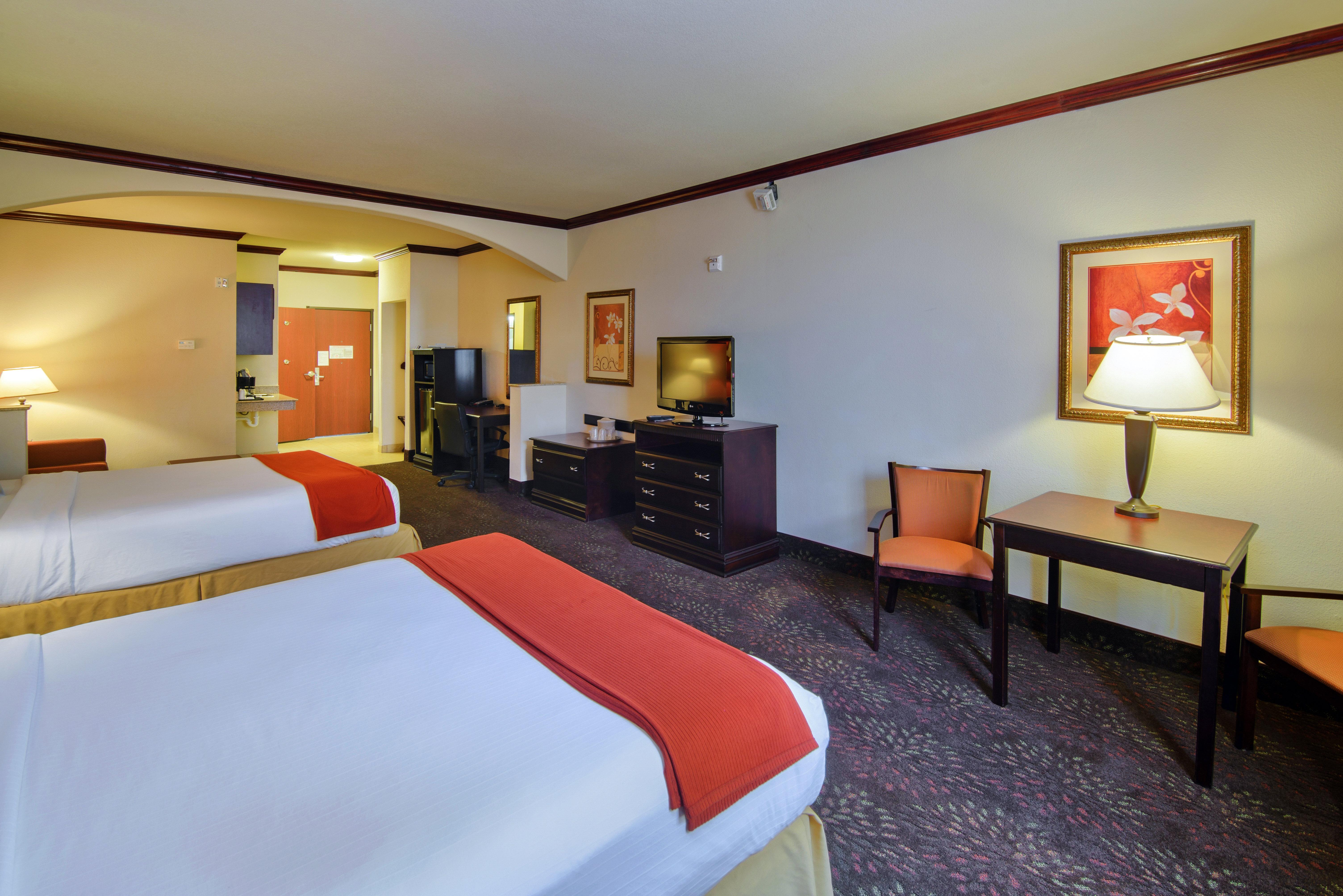 Suite Two Queen Beds