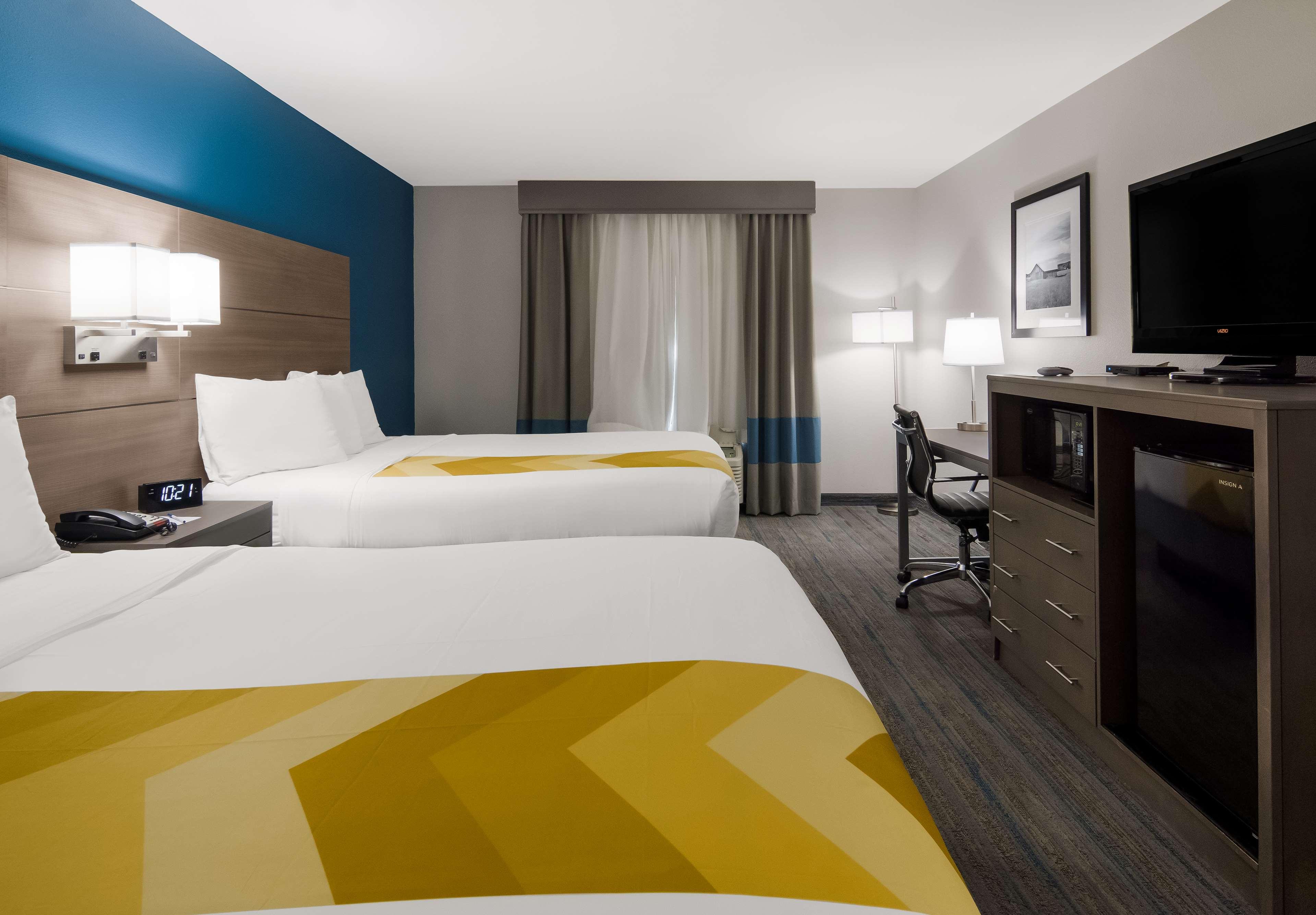 Suite Two Queen Beds