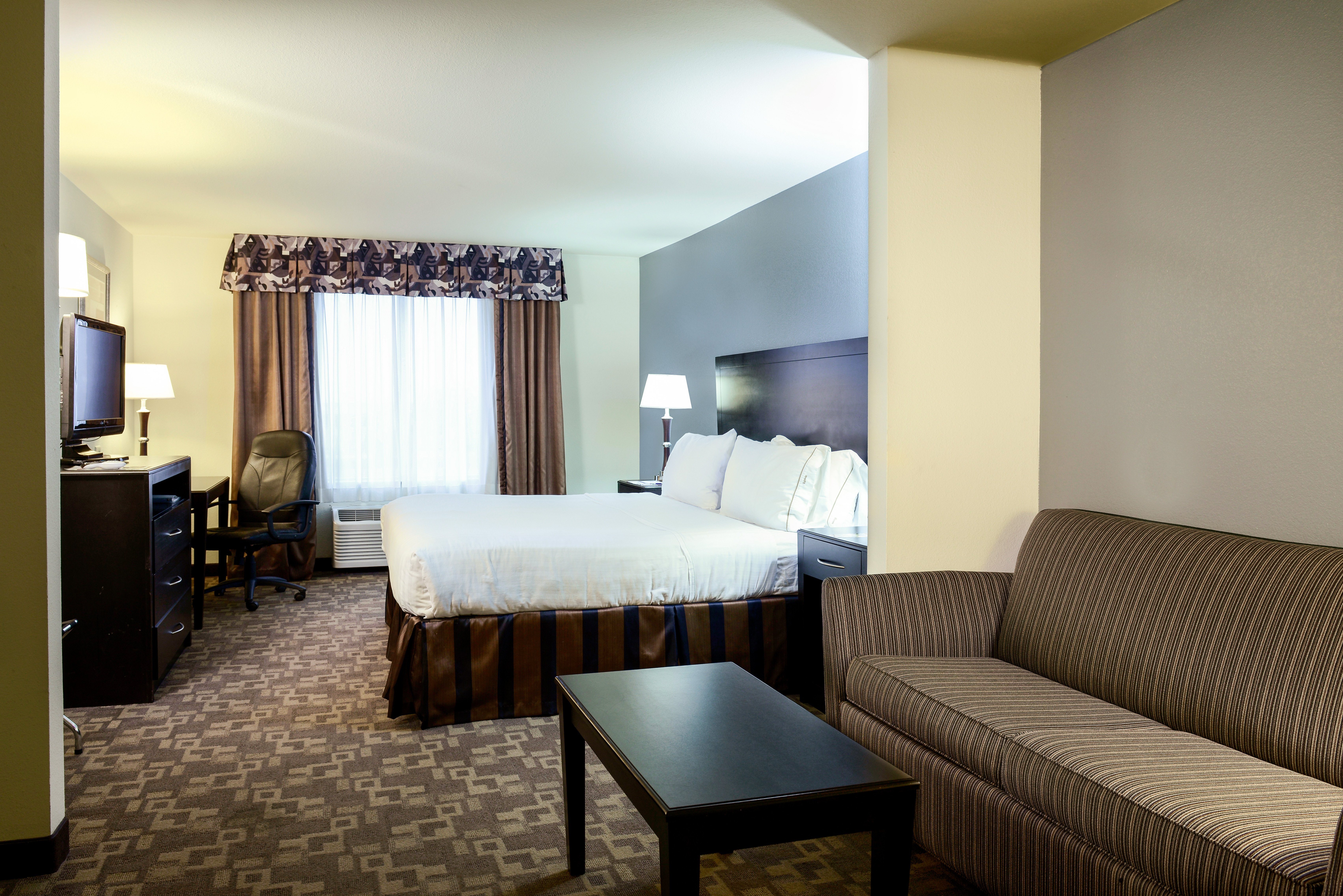 Double King Bed Non Smoking