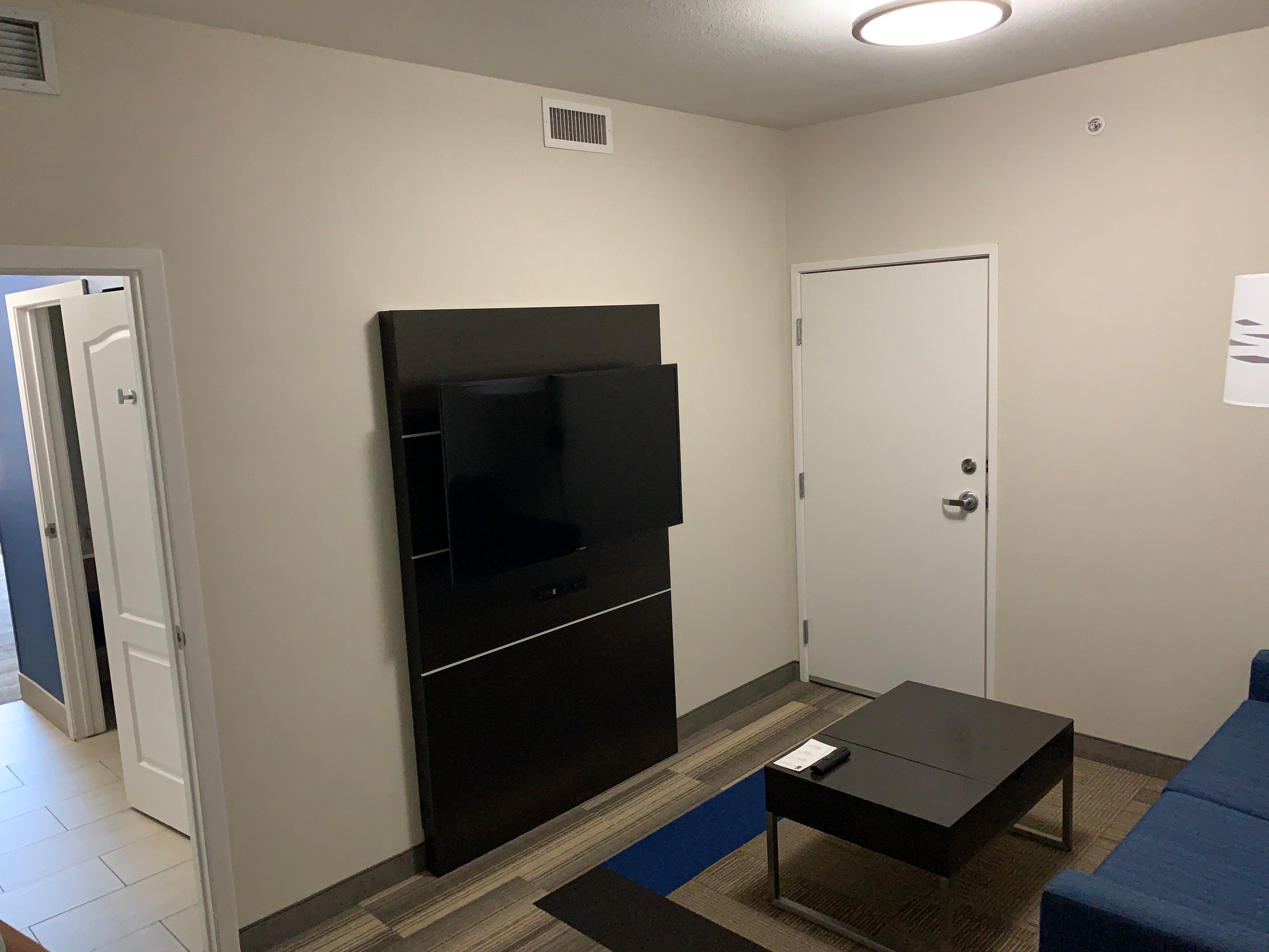 Suite Pool View One Bedroom