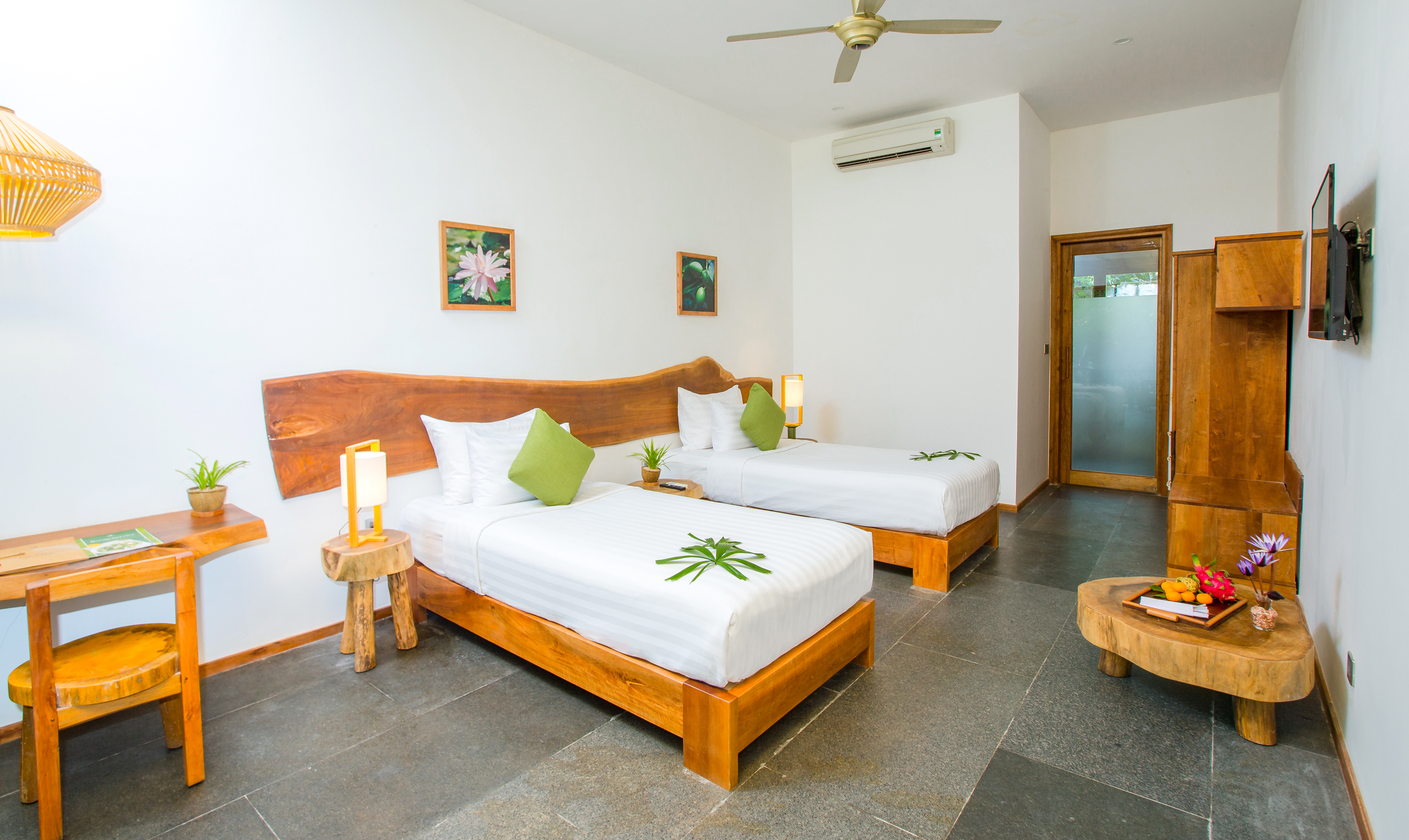 Family Room Garden View