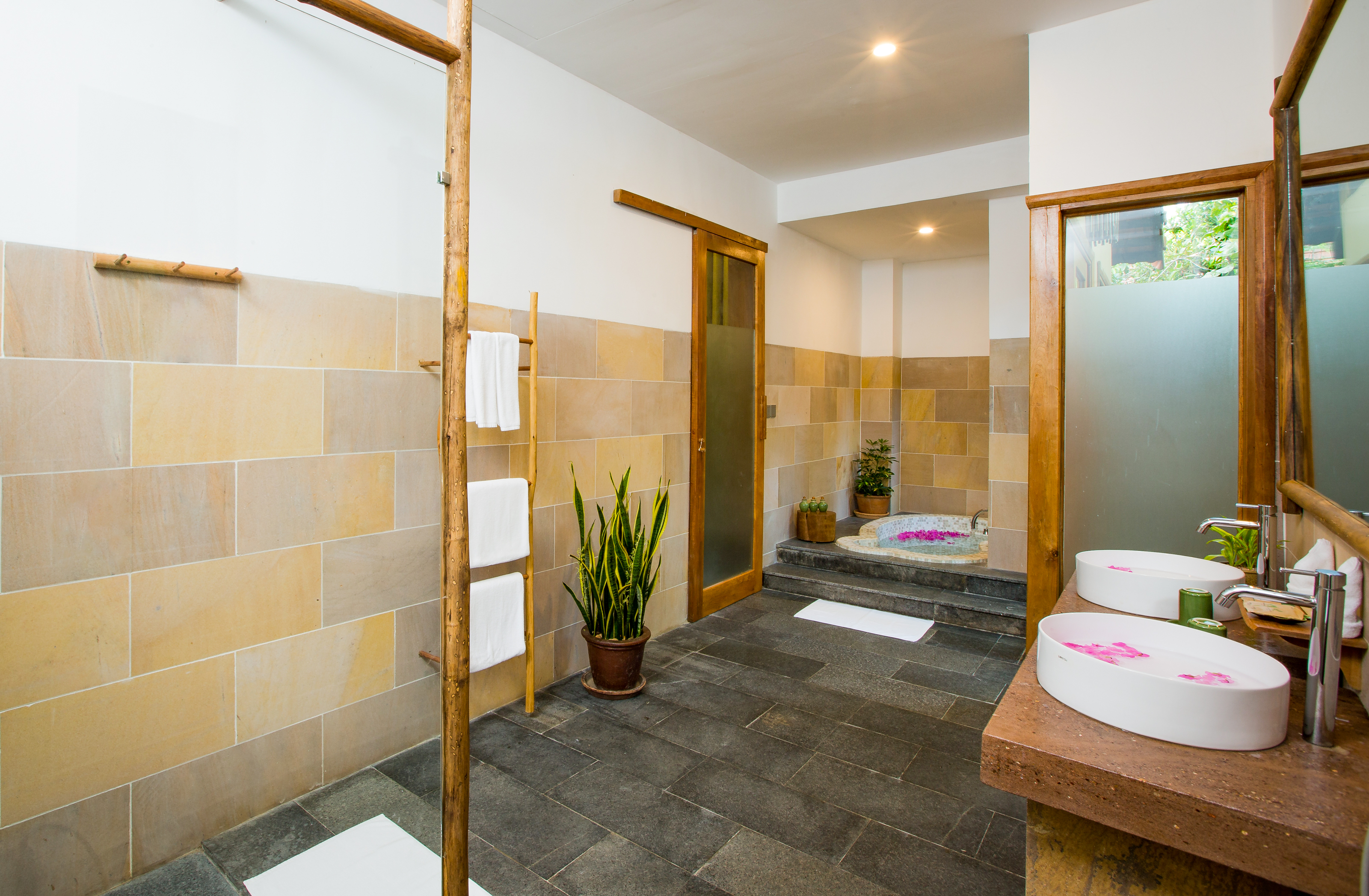 Bungalow Garden View