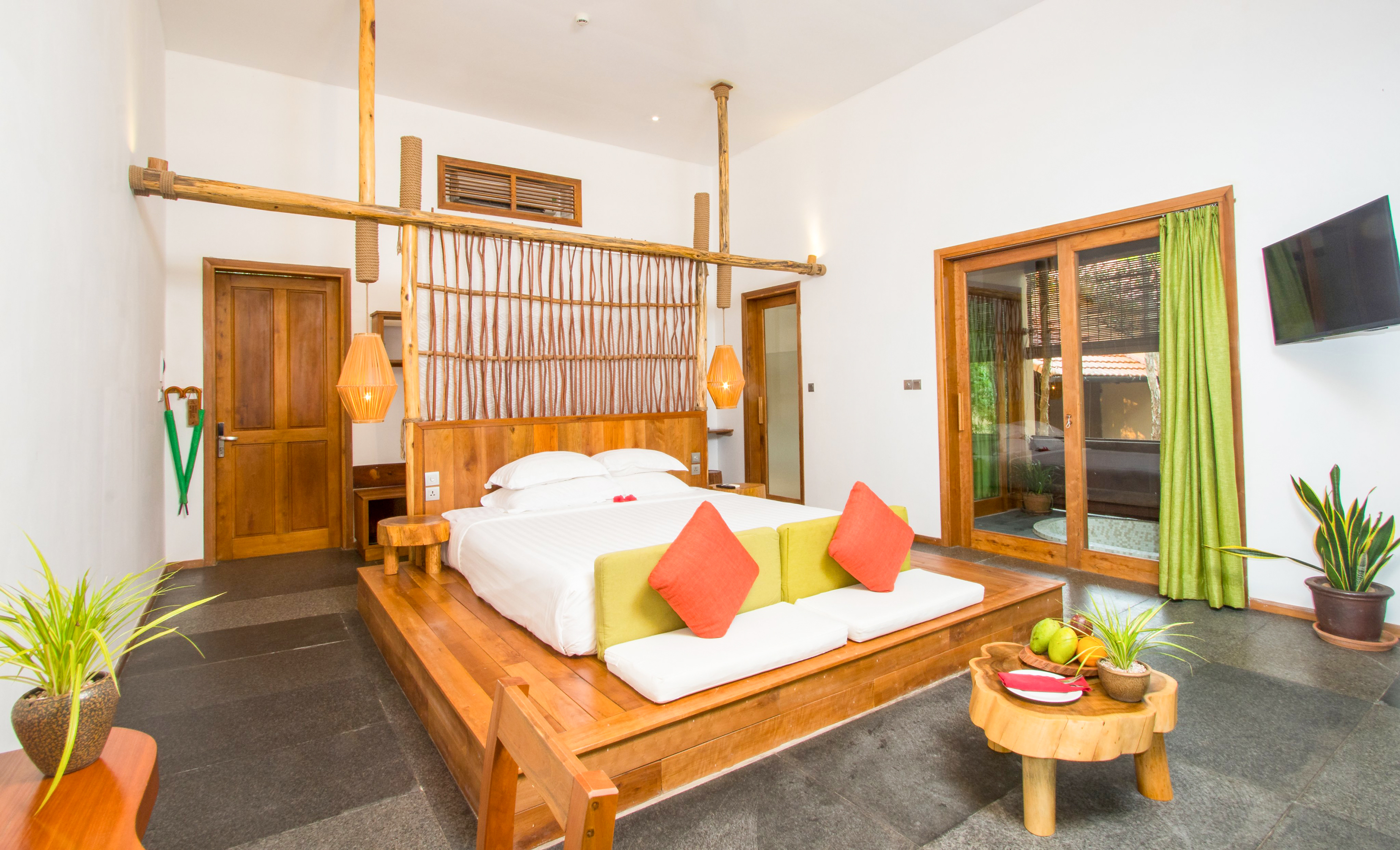 Bungalow Garden View