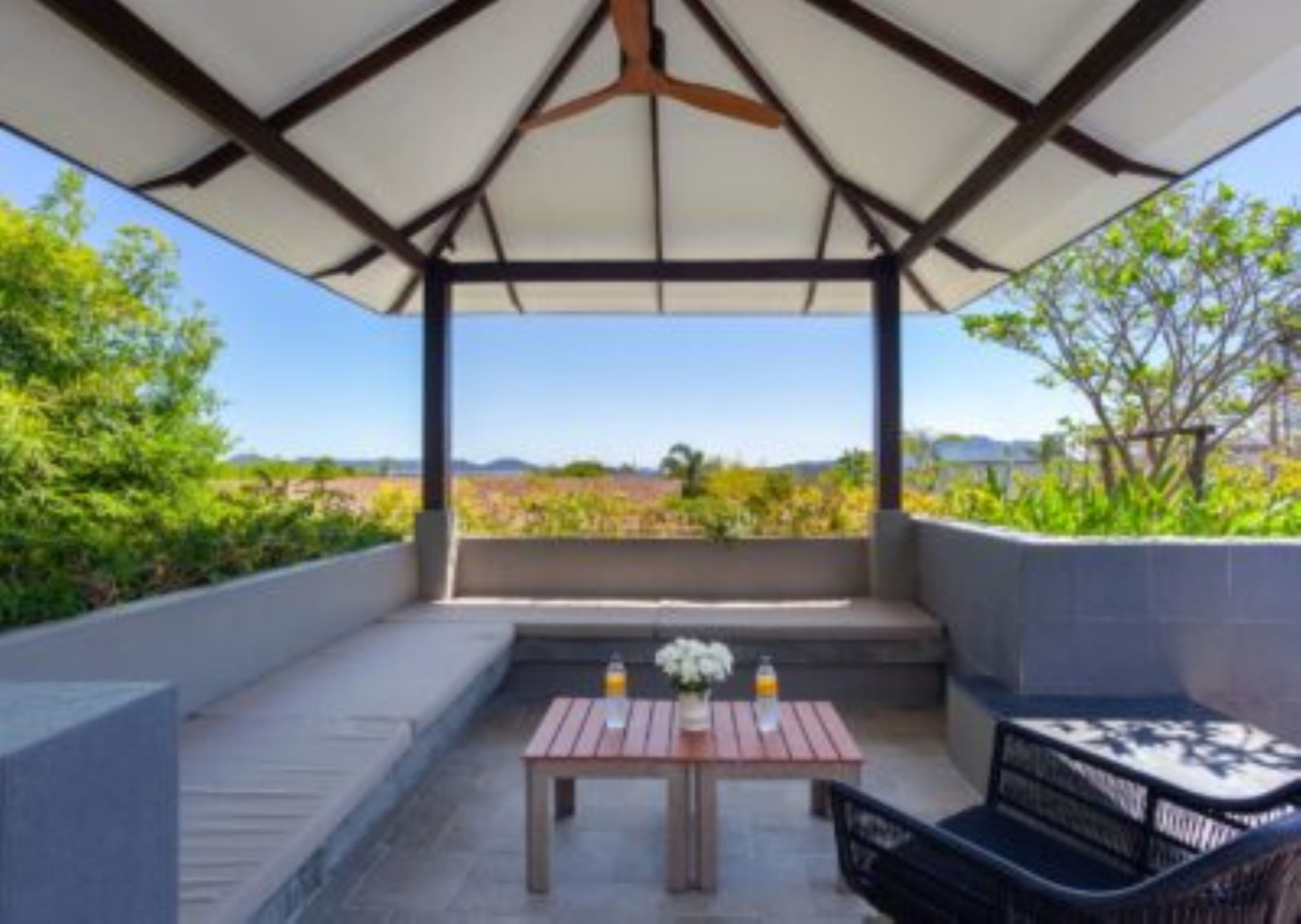 Villa Four Bedrooms with Views