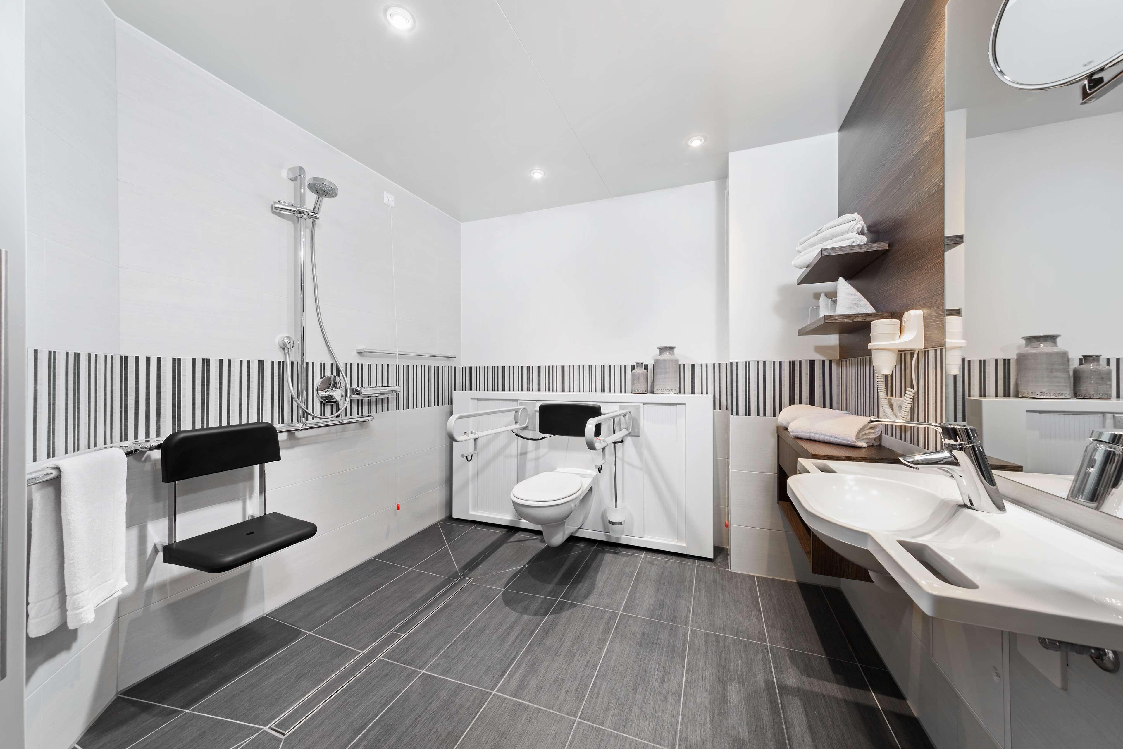 Family Room Capacity 3