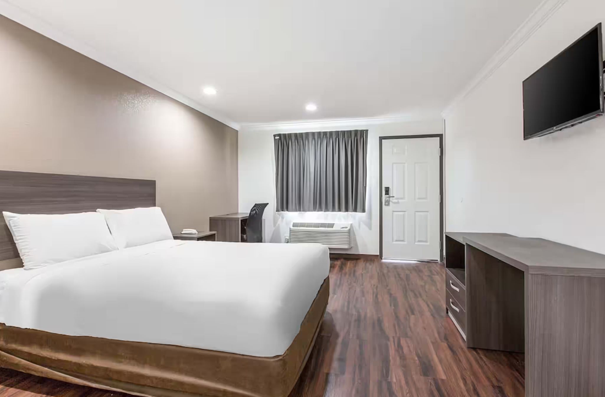 Double Queen Size Bed