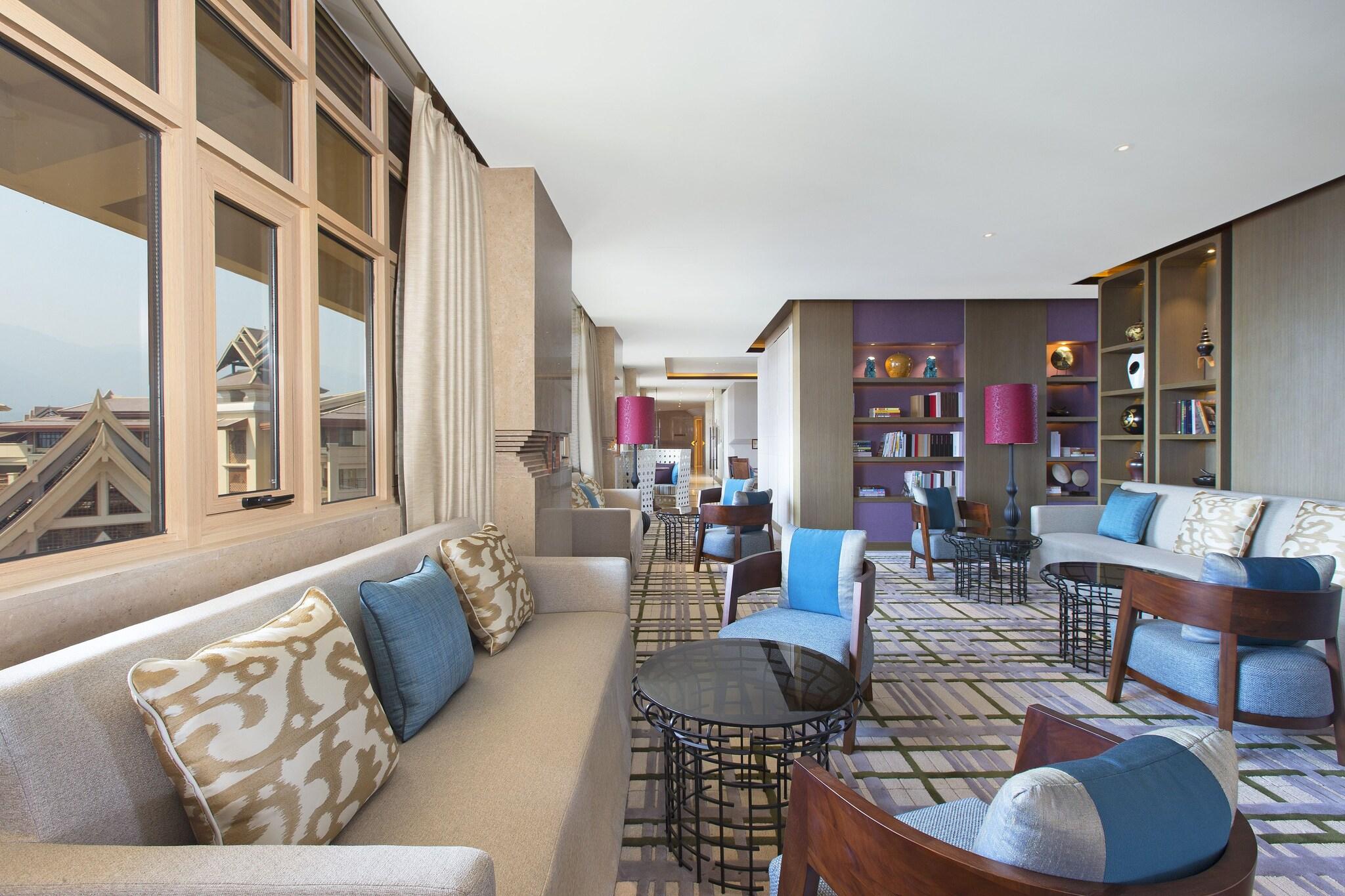 Suite Smoking with Views