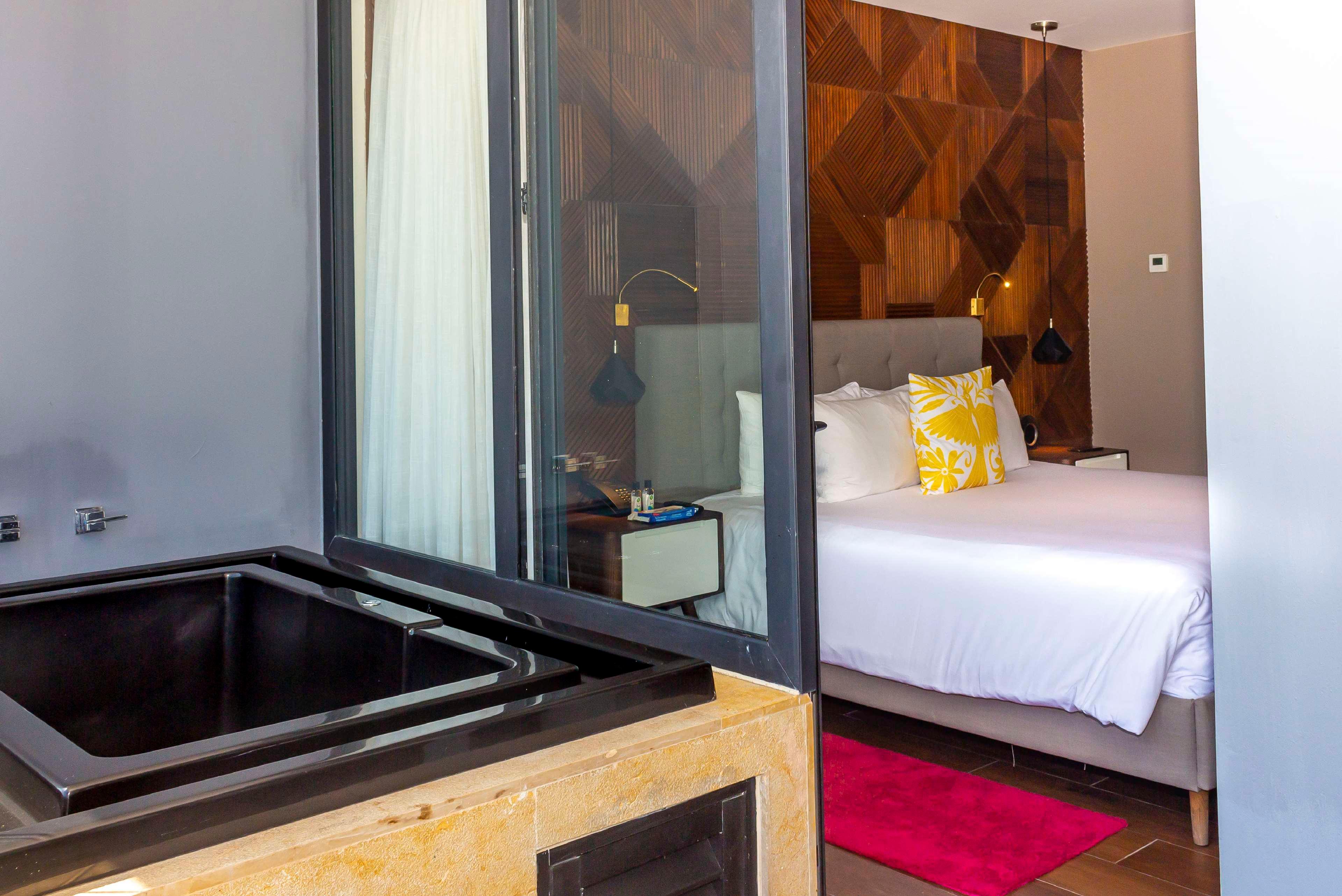 Suite Partial Ocean View Two Bedrooms